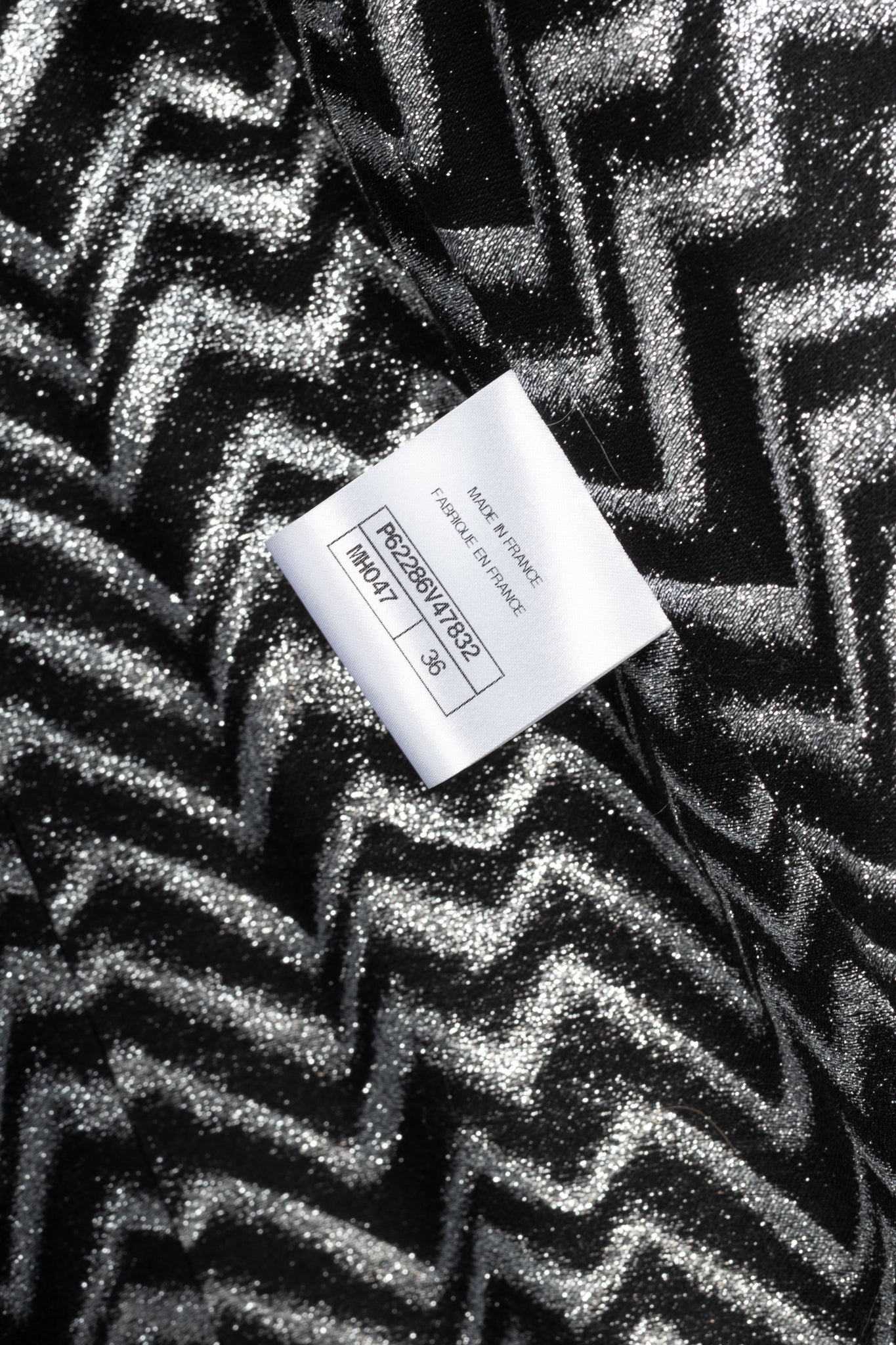Chanel AW/19 Runway White & Black Houndstooth Wool-Tweed Coat