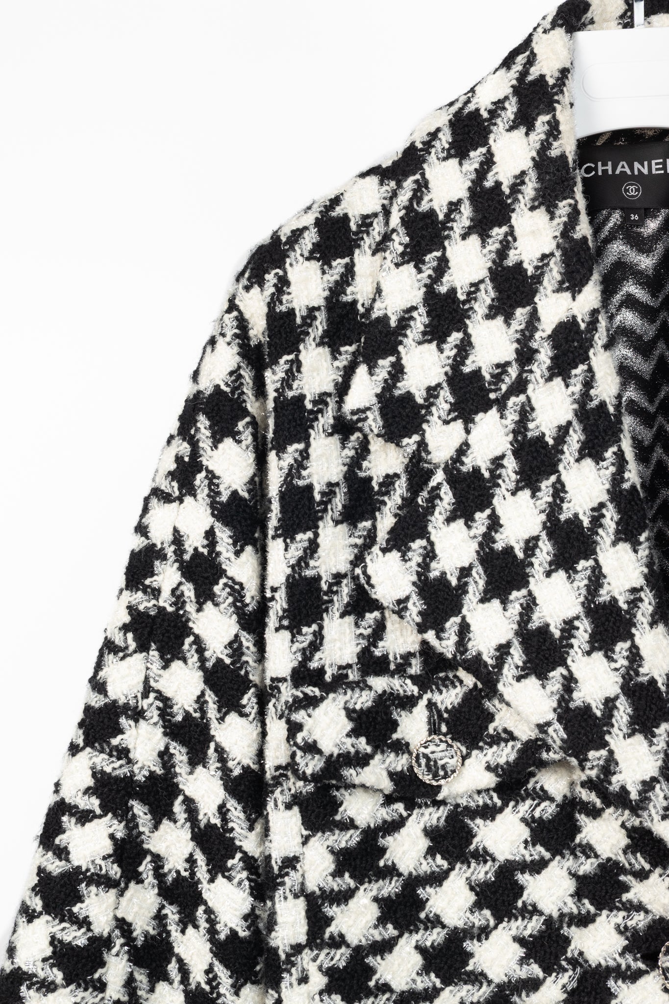 Chanel AW/19 Runway White & Black Houndstooth Wool-Tweed Coat