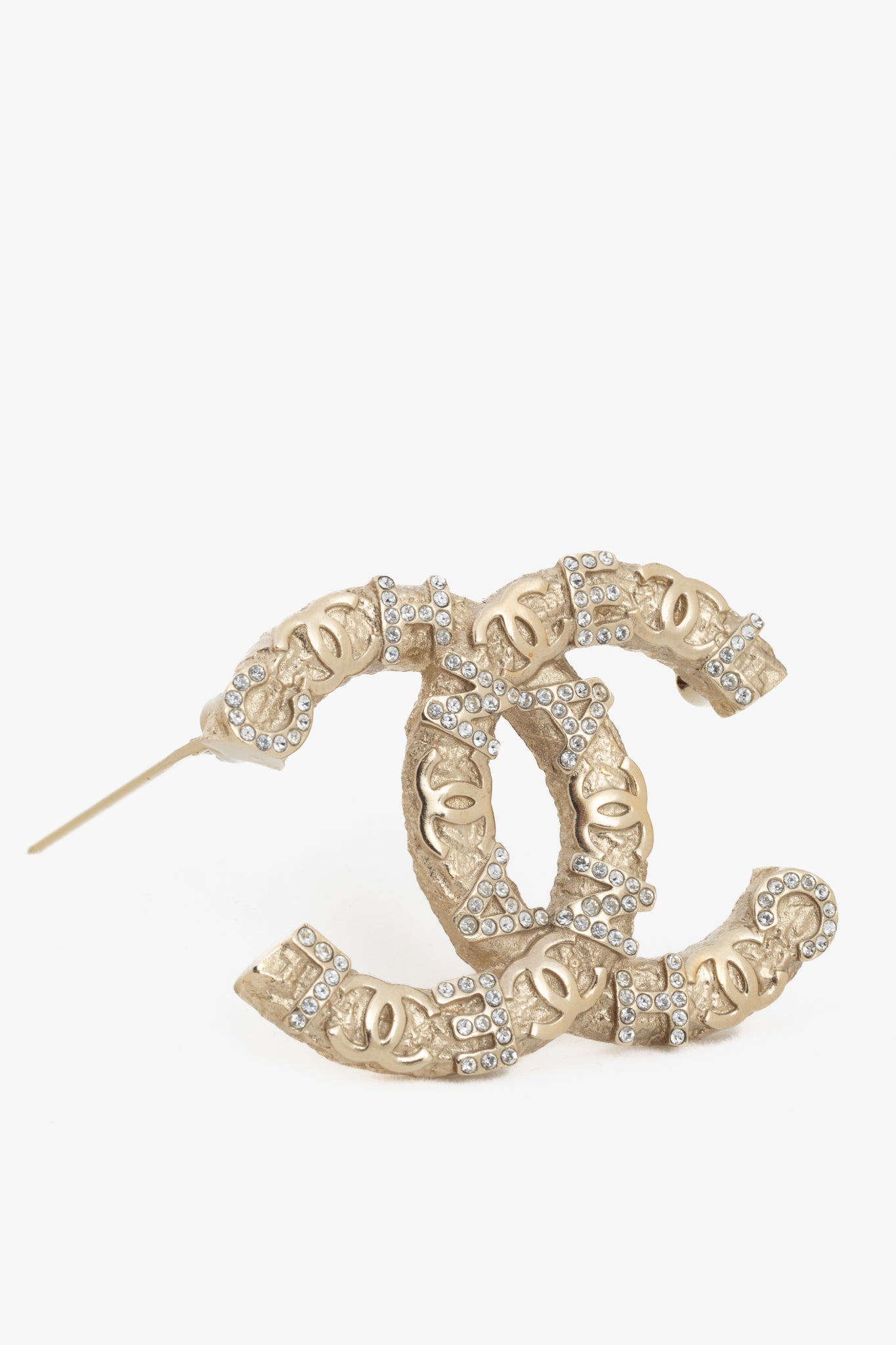 Chanel 21P Gold-Tone Crystal-Embellished CC-Logo Brooch