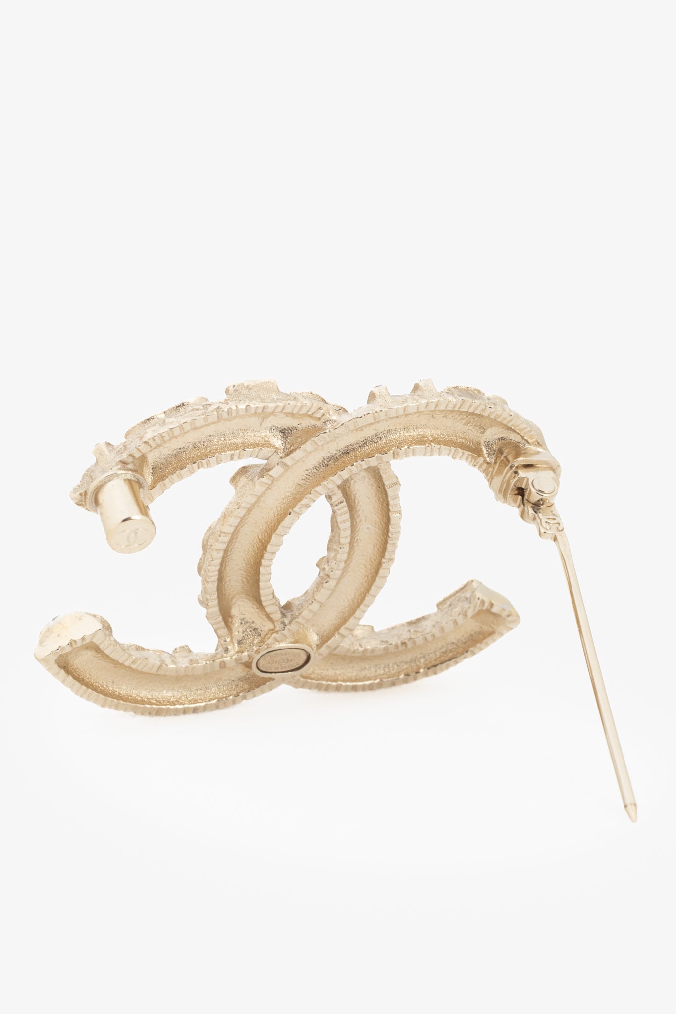 Chanel 21P Gold-Tone Crystal-Embellished CC-Logo Brooch