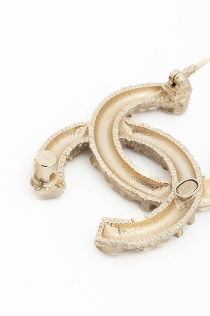 Chanel 21P Gold-Tone Crystal-Embellished CC-Logo Brooch