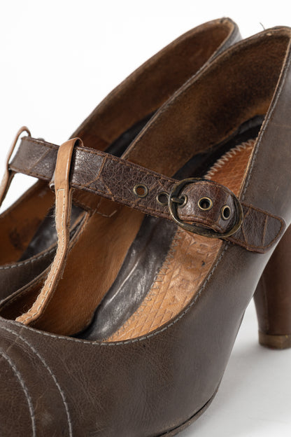Chie Mihara Brown Quilted T-Strap Mary Jane Pumps