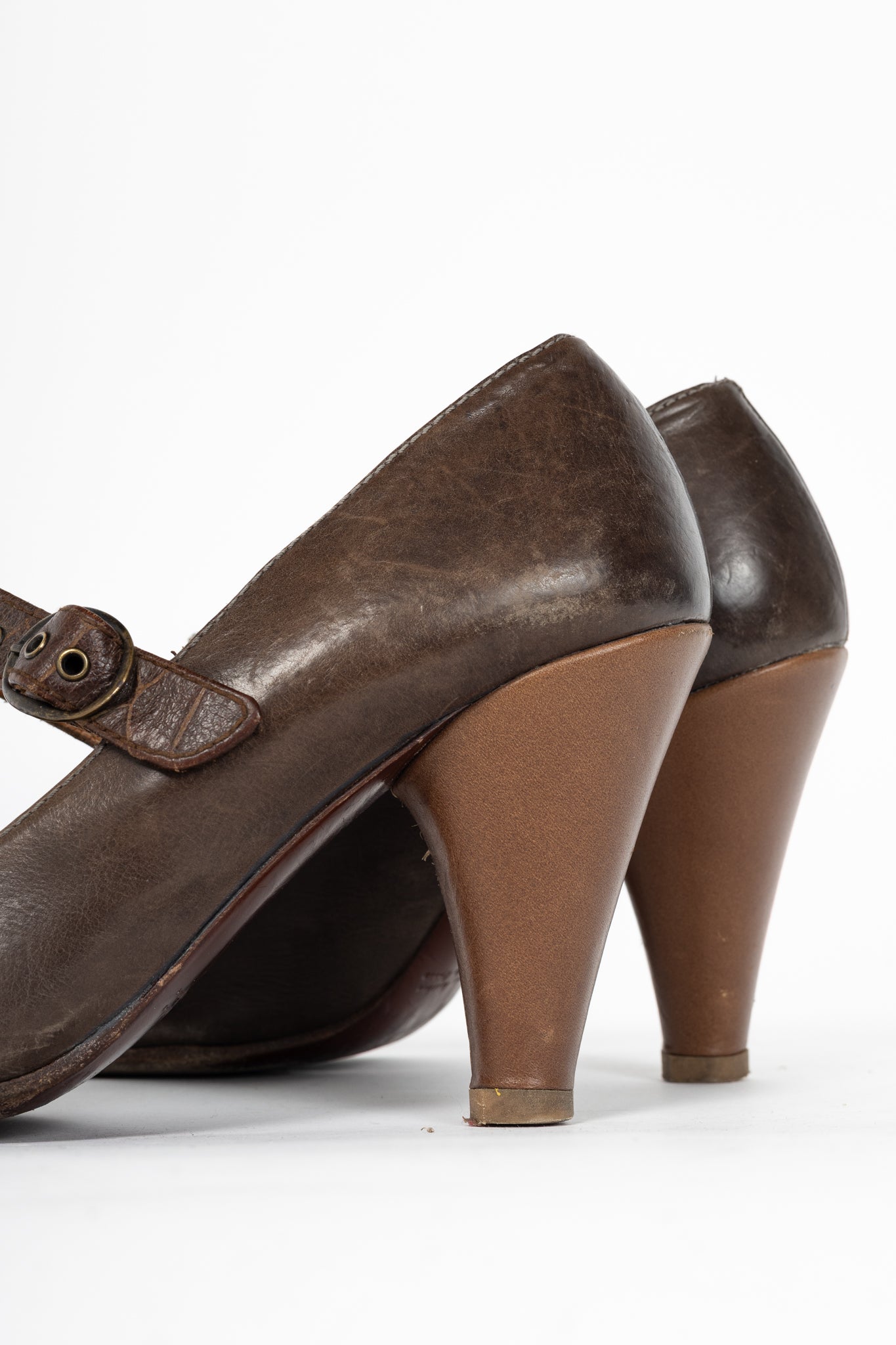 Chie Mihara Brown Quilted T-Strap Mary Jane Pumps