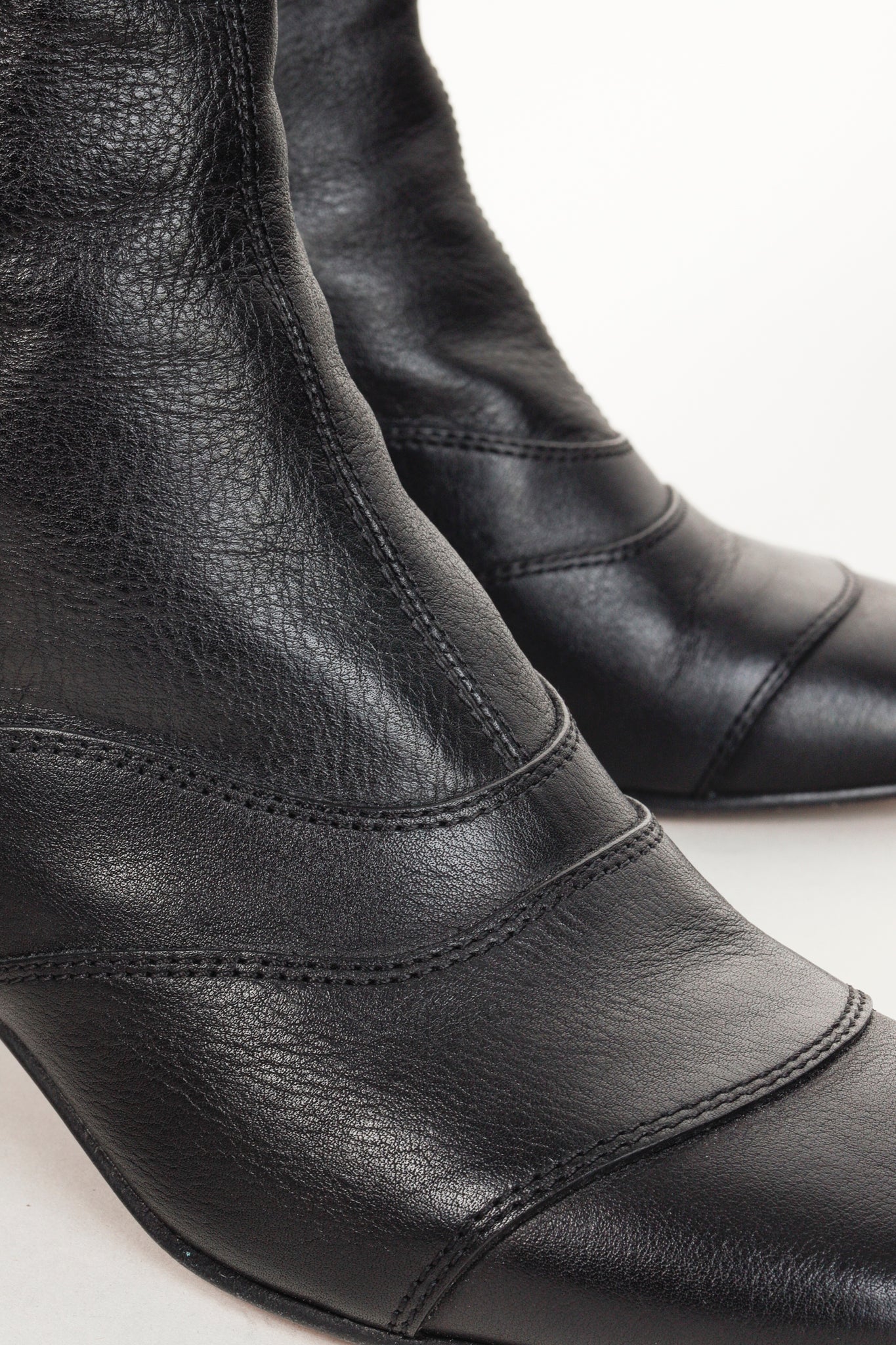 Chloé Lexie Black Leather Zipper Boot