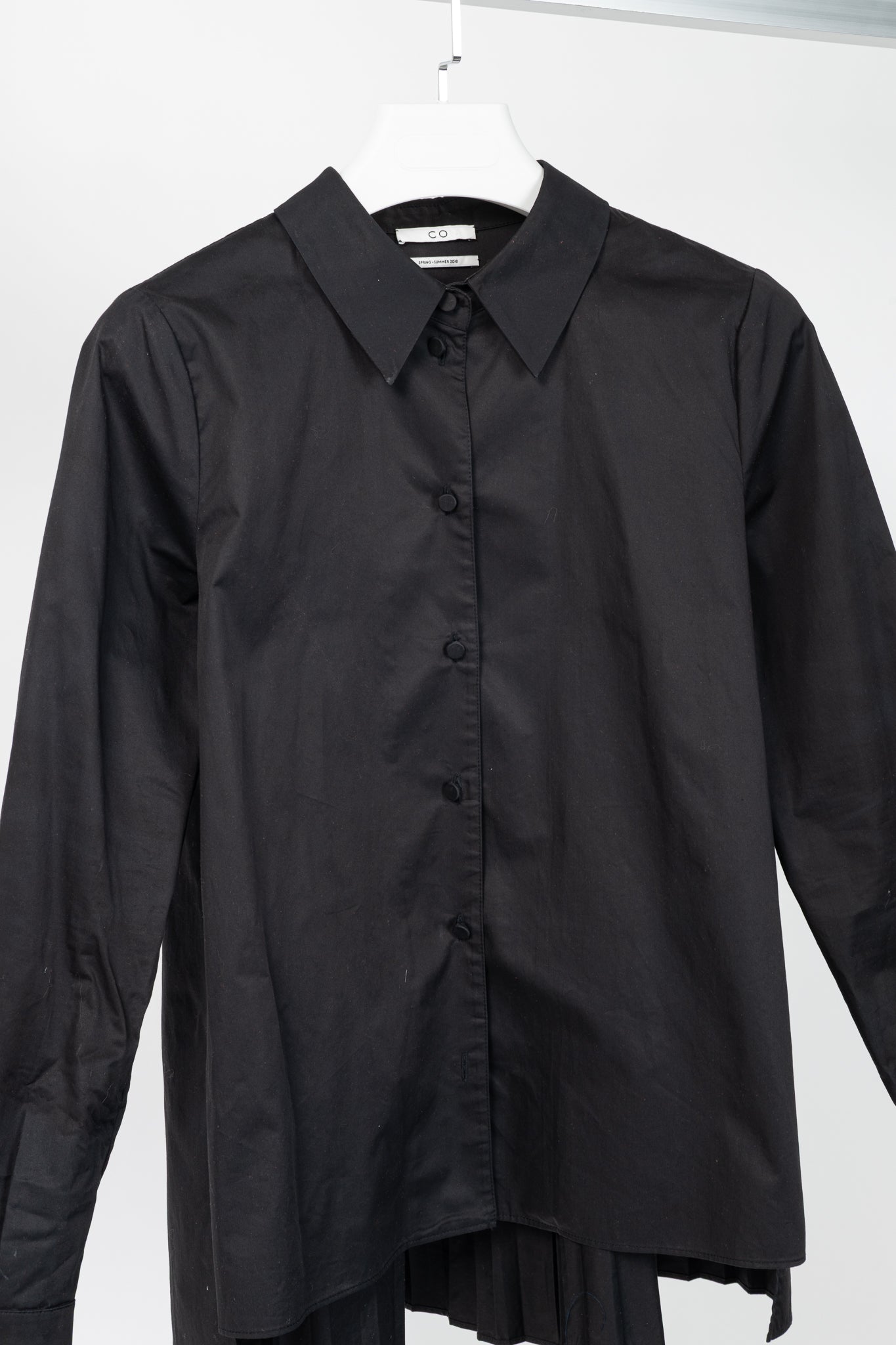 Co SS18 Black Cotton Poplin Pleated-Back Shirt