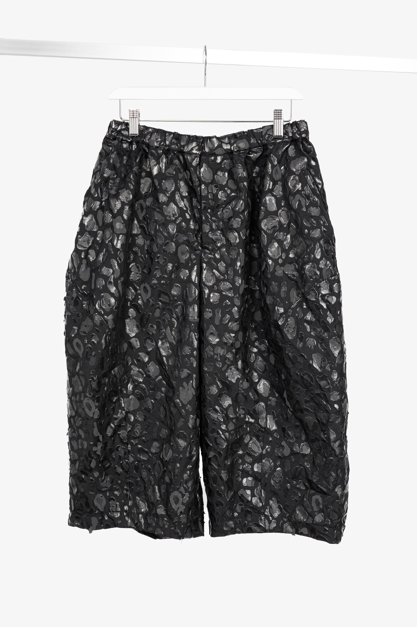 BLACK Comme des Garcons Black Leopard-Twill Balloon Shorts