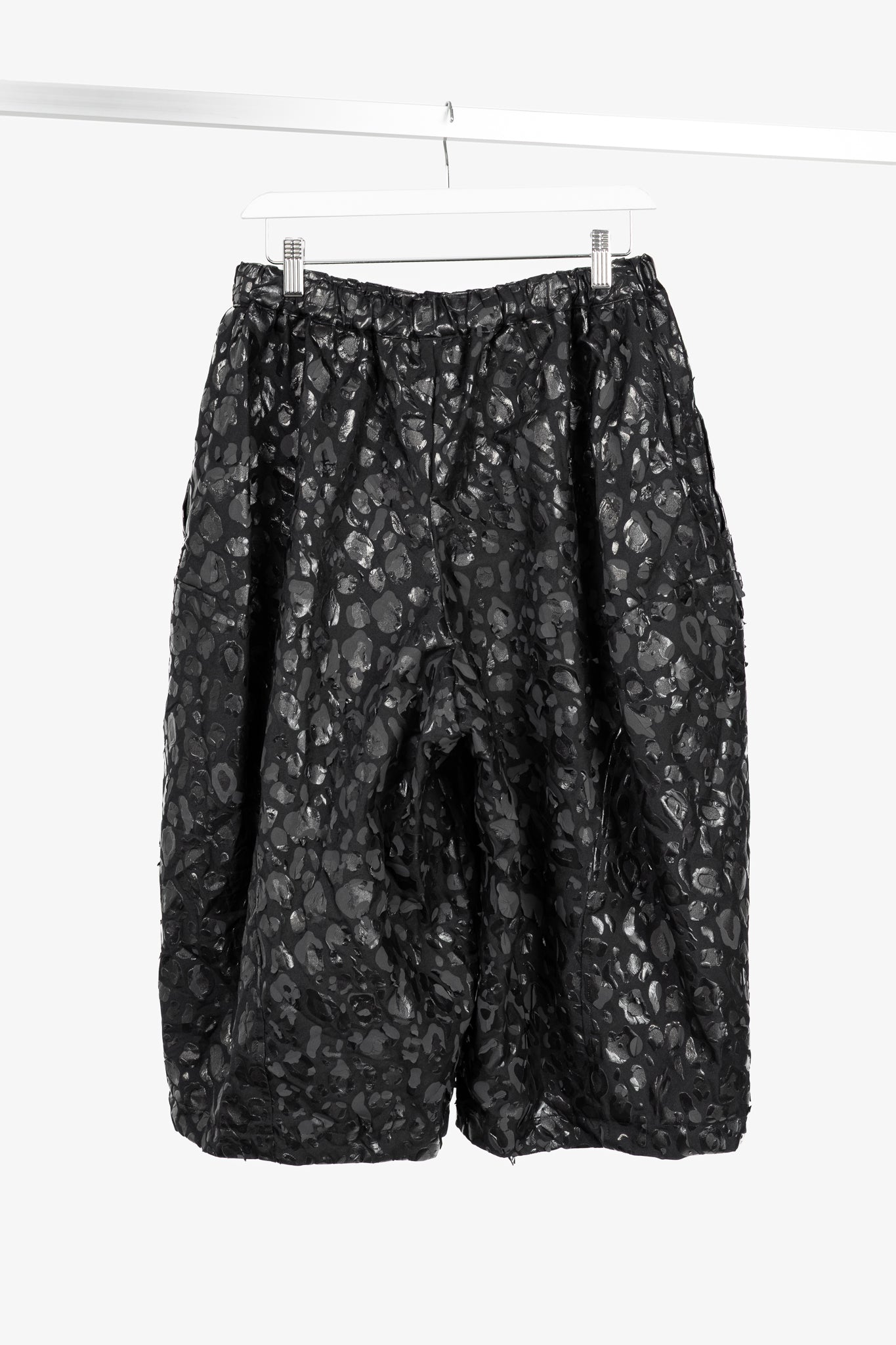 BLACK Comme des Garcons Black Leopard-Twill Balloon Shorts