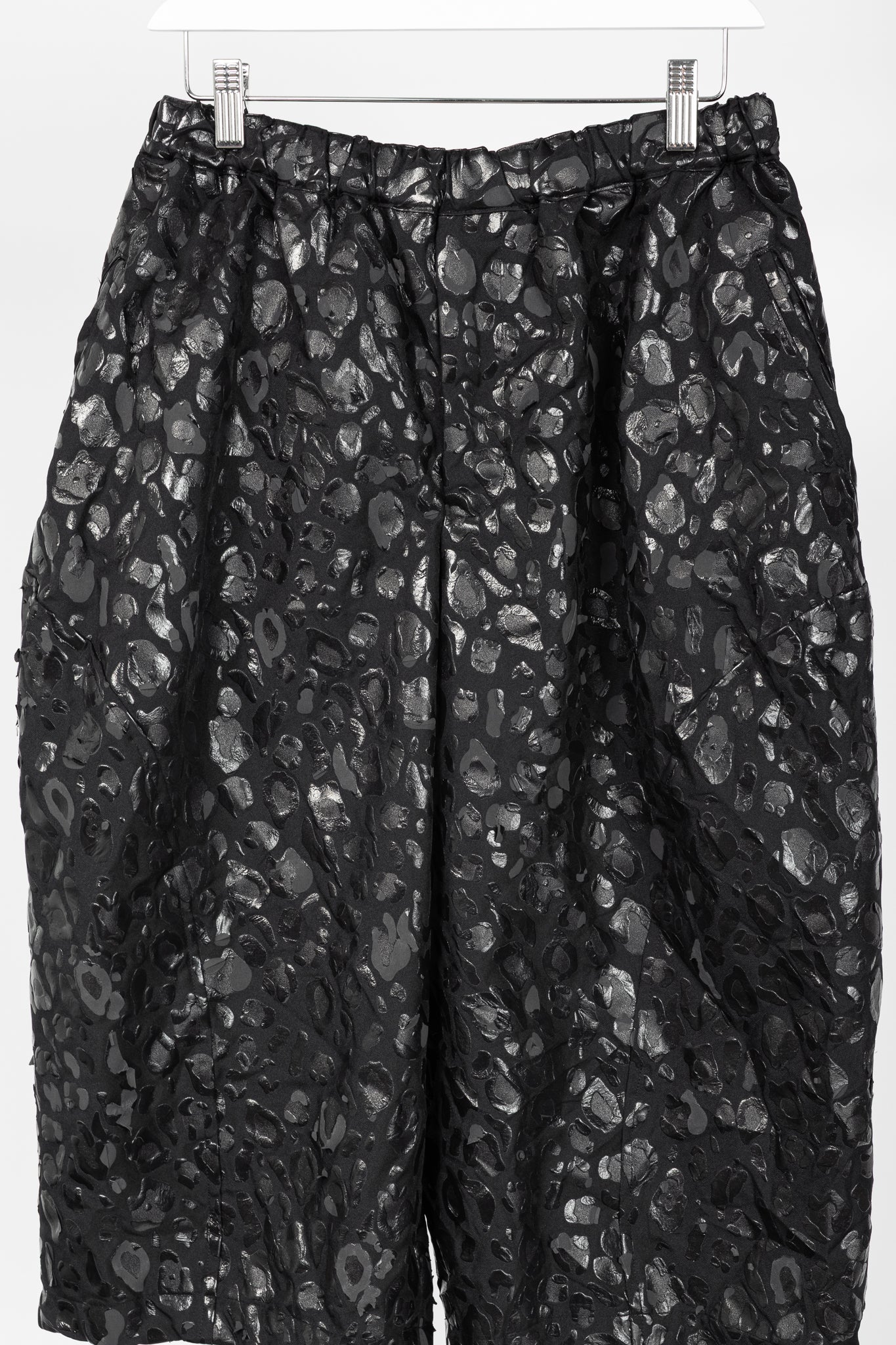 BLACK Comme des Garcons Black Leopard-Twill Balloon Shorts
