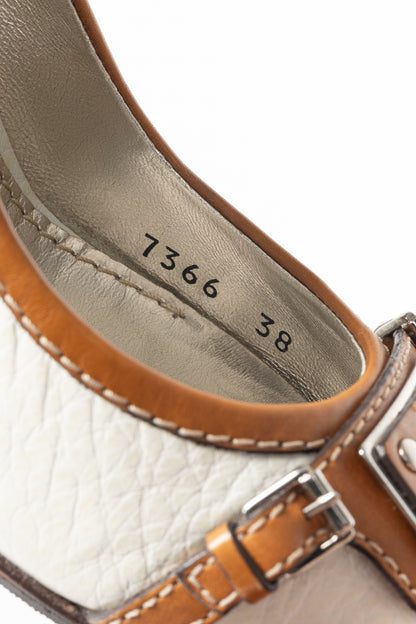 Dolce & Gabbana White & Cognac Logo-Plate Pumps
