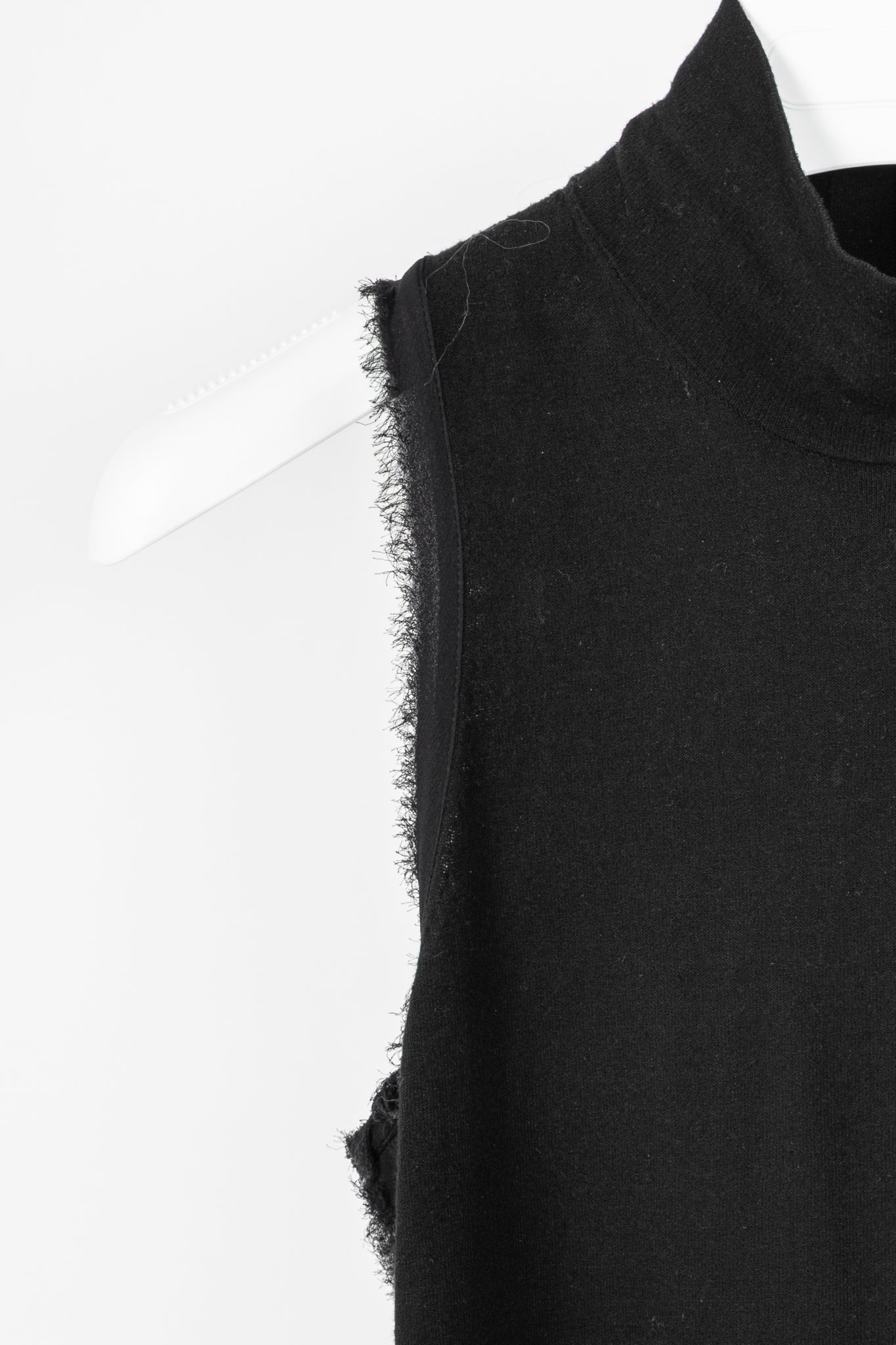 Donna Karan New York 30 Years Black Viscose Frayed-Trim Sleeveless Turtleneck