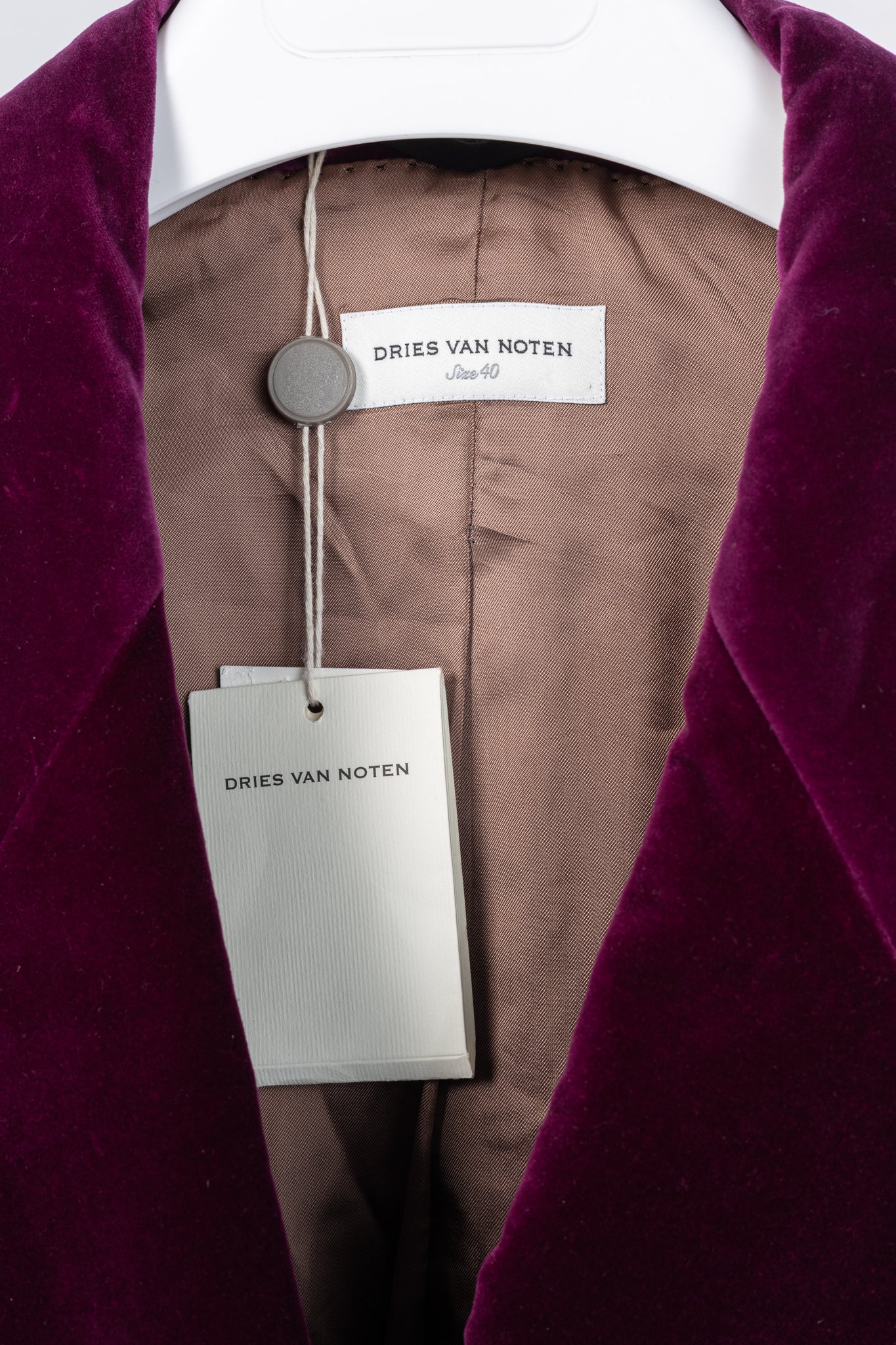 Dries Van Noten AW/20 Runway Rawn Shortbis Dark-Pink Velvet Cap-Sleeve Coat