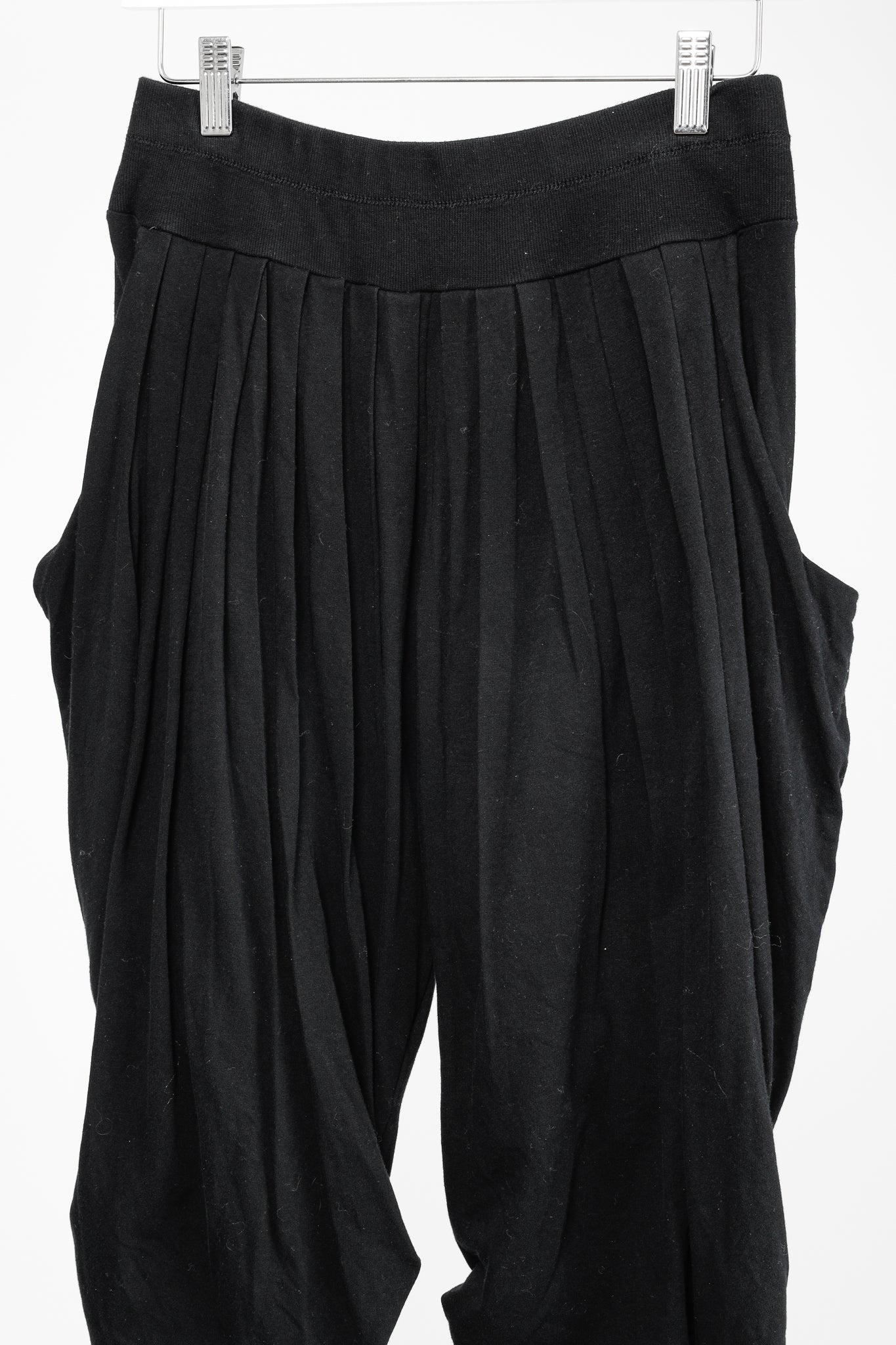 Elm Design Black Cotton-Jersey Pleated Capris