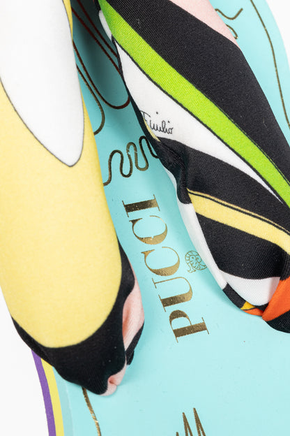 Pucci SS23 Nero & Rosso Marmo-Print Scuba Thong Sandals