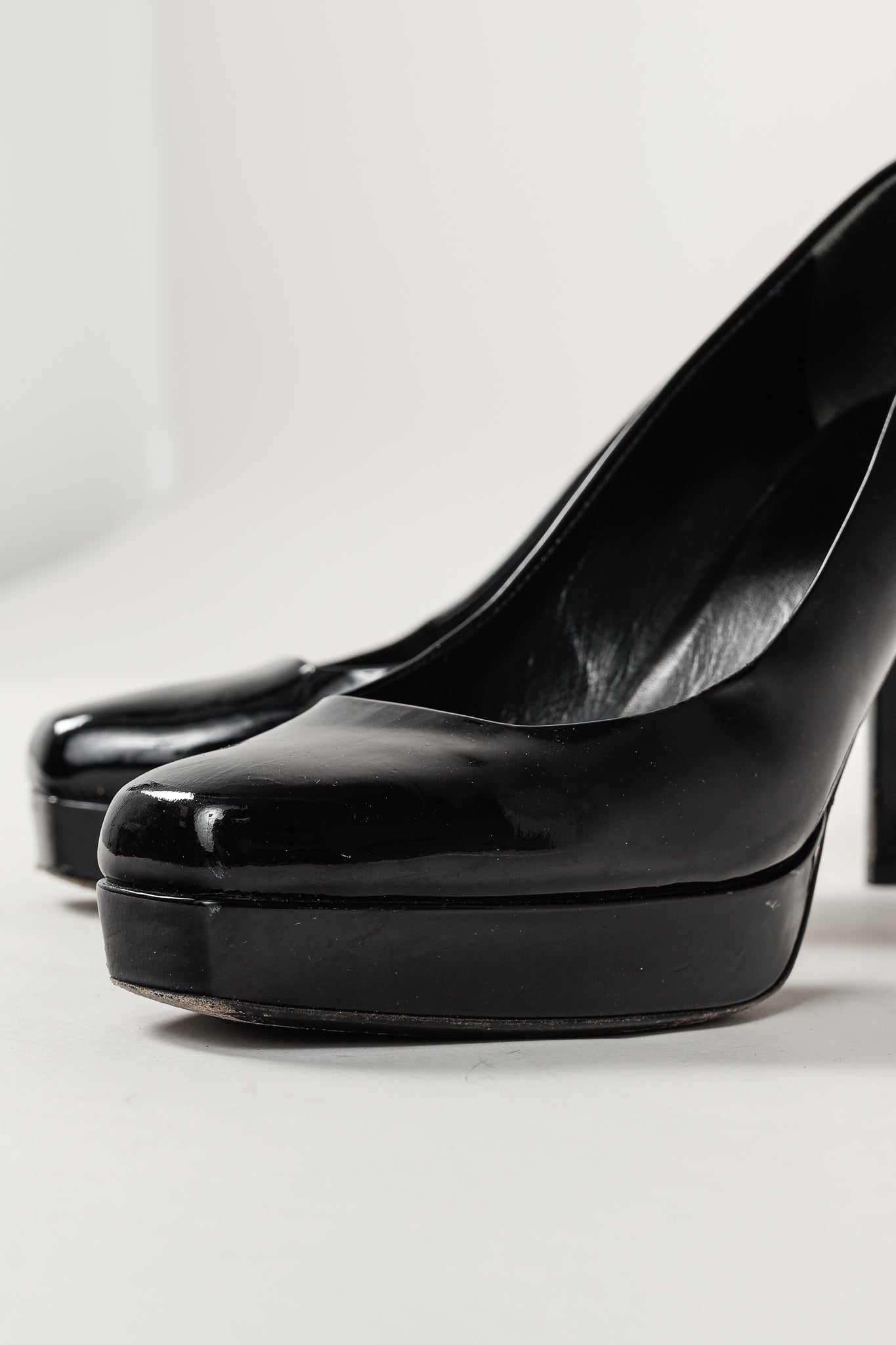 Gucci Nero Vernice Crystal Square-Toe Patent Leather Platform Pumps