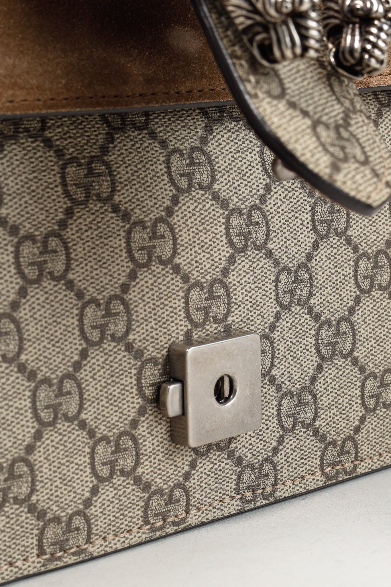 Gucci Dionysus Beige Ebony GG Supreme Monogram Limited Edition Bee Bag