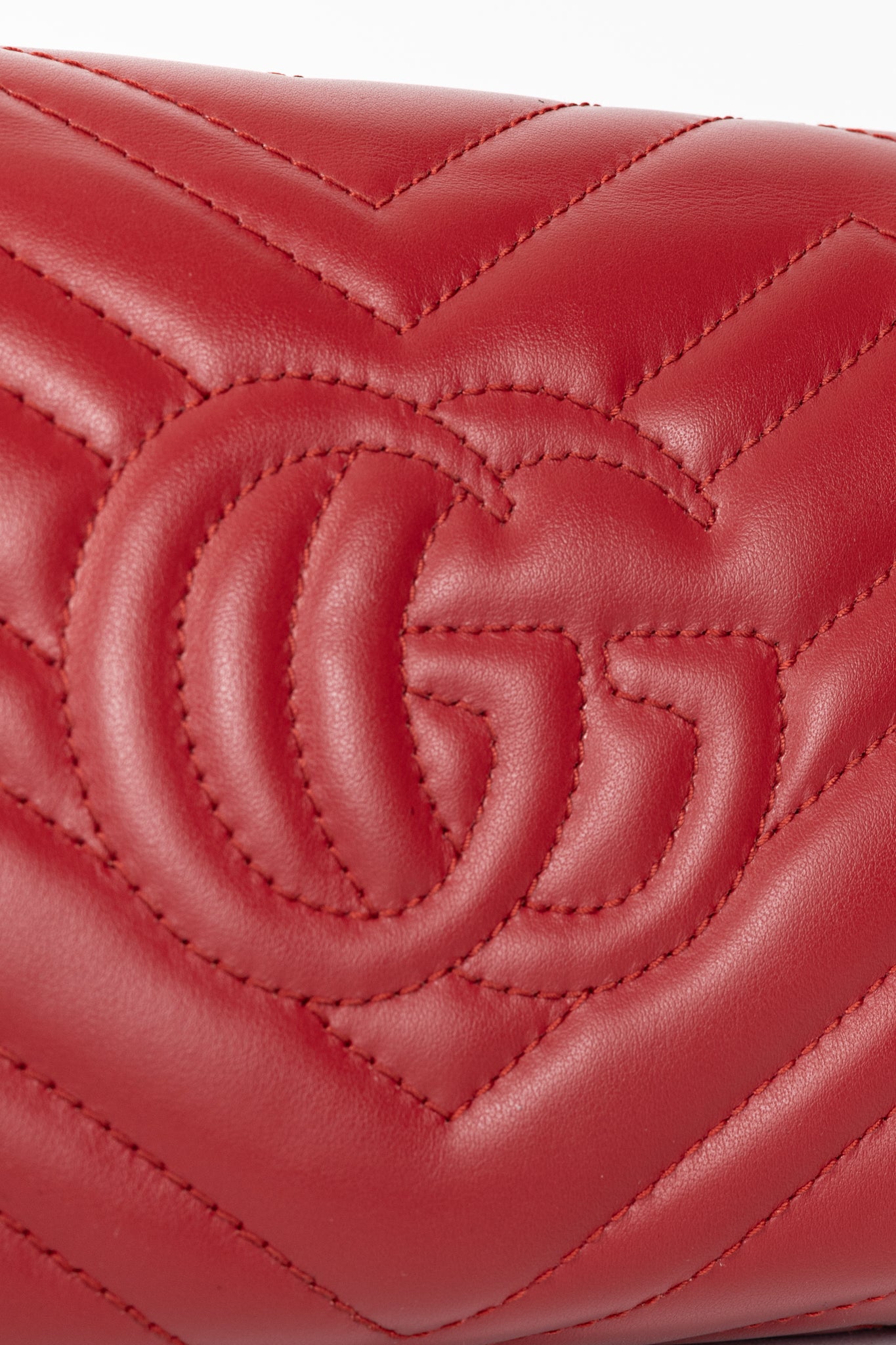 Gucci GG Marmont Red Matelasse Chevron Leather Wallet on Chain