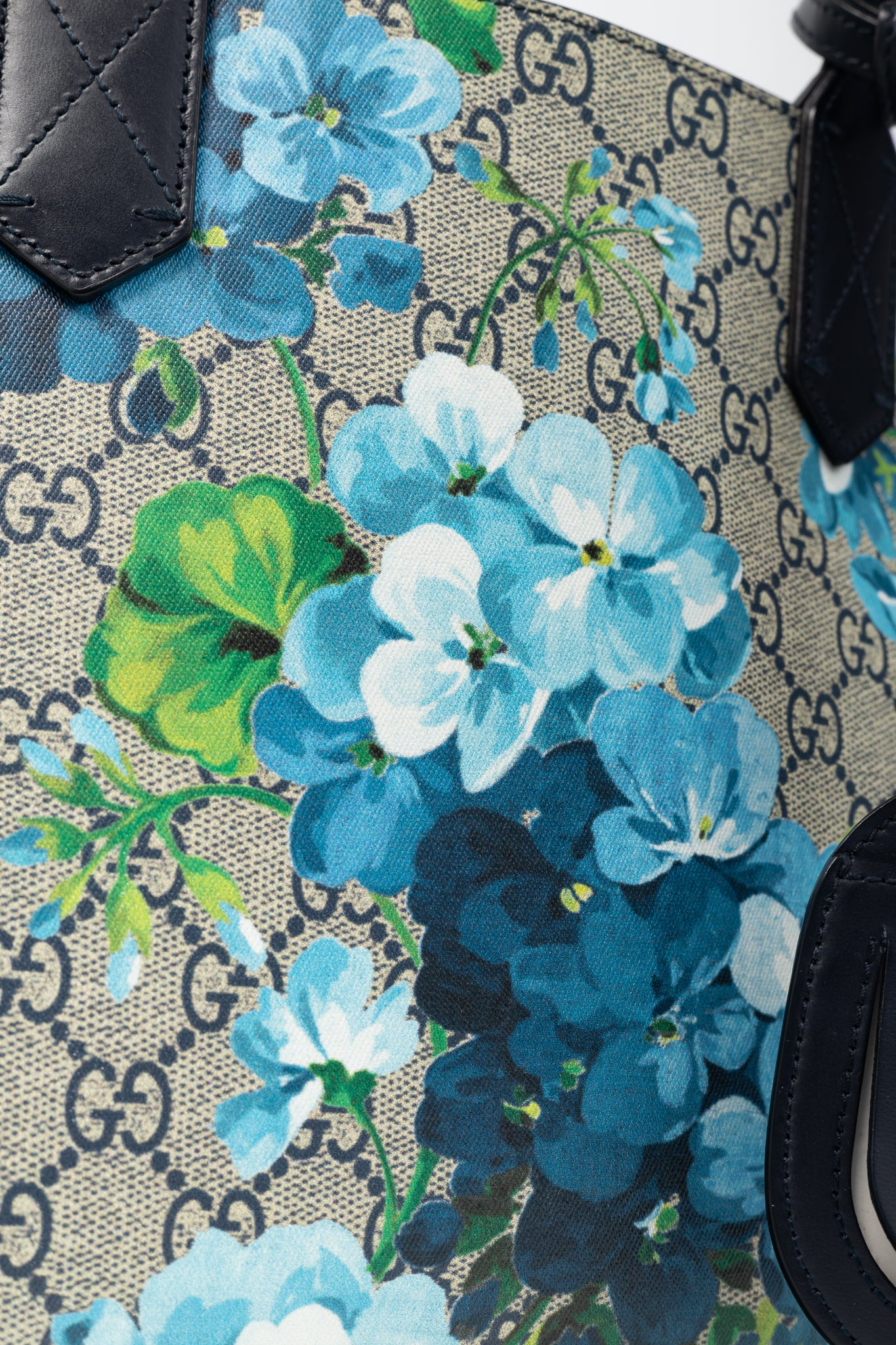Gucci GG Blooms Supreme Blue Reversible Tote