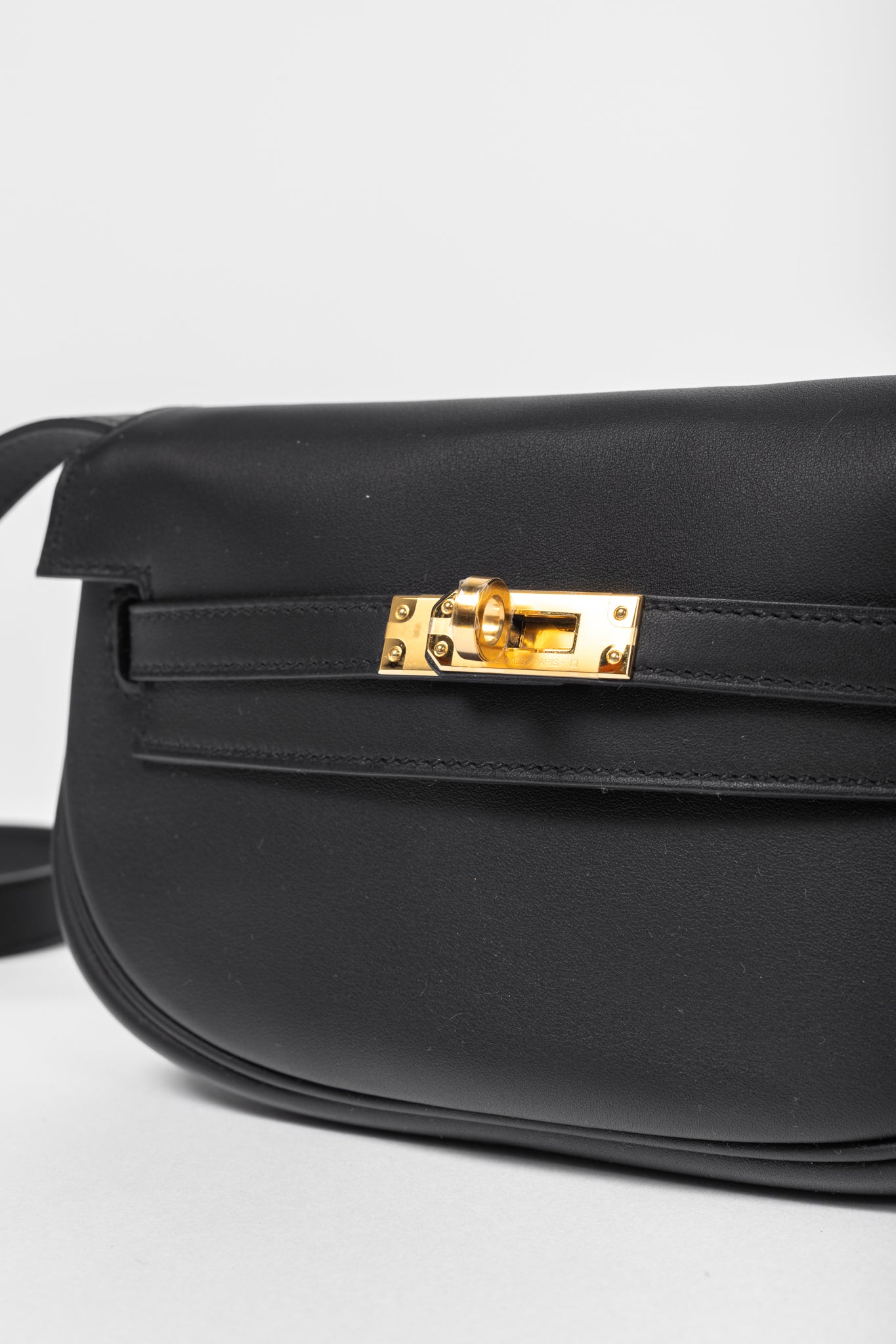 Hermes Kelly Moove Black Swift Leather GHW Shoulder Bag