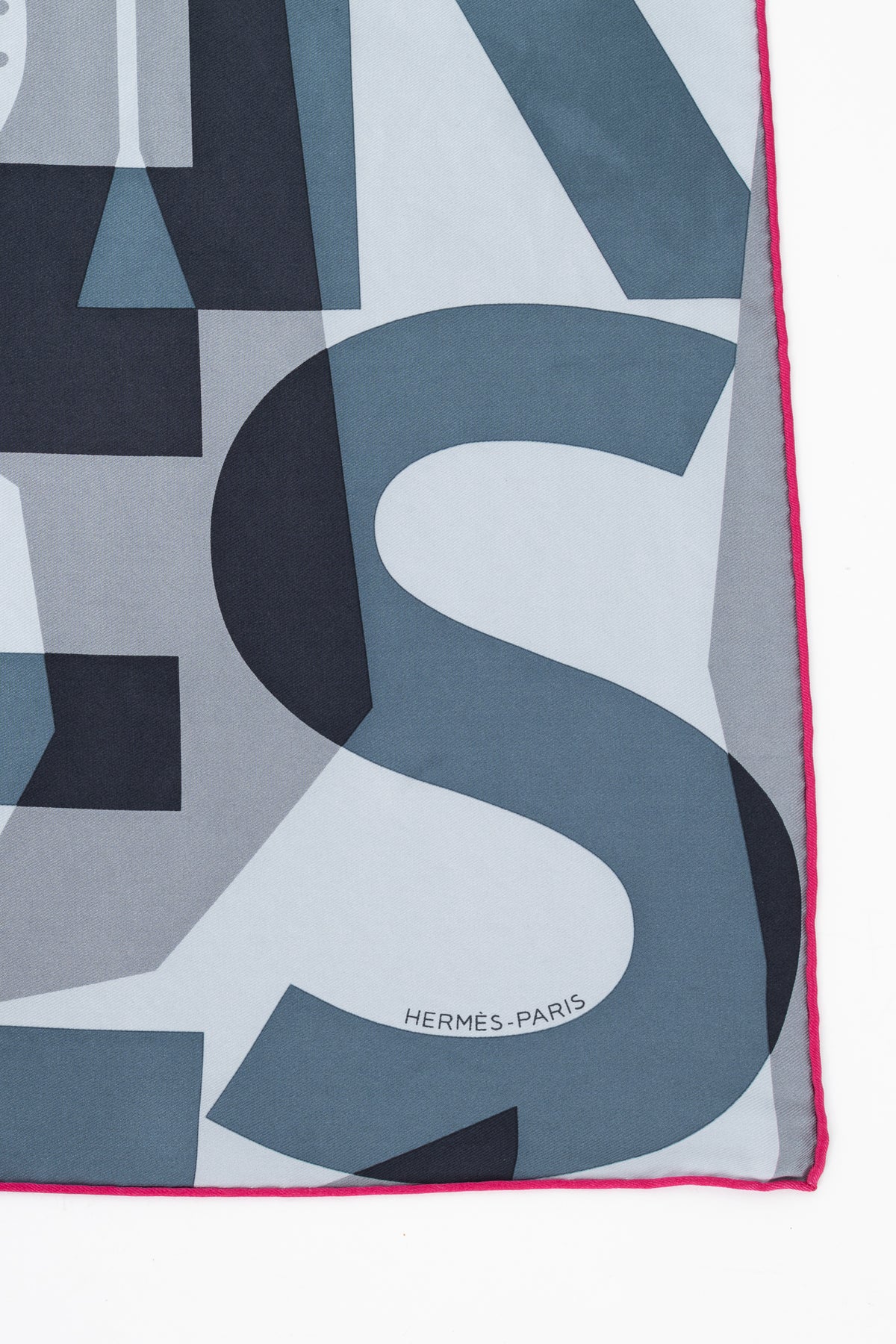Hermes Anthracite, Gris & Gris Claire HER-MES Pocket Square 45
