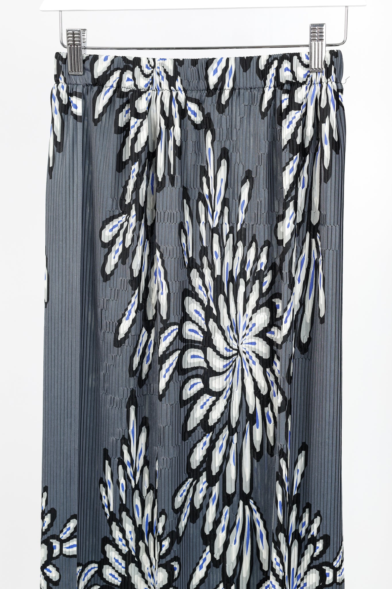 Issey Miyake Grey Pleated Floral-Print Skirt