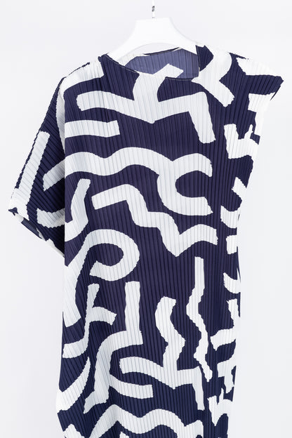 Issey Miyake AW/20 Navy & White Accordion Pleated Geometric-Print Maxi Dress