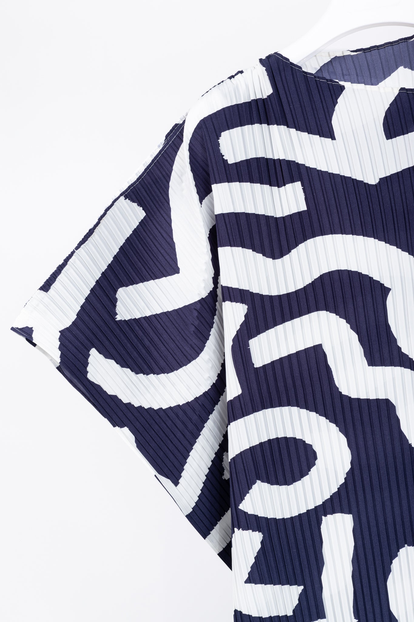 Issey Miyake AW/20 Navy & White Accordion Pleated Geometric-Print Maxi Dress