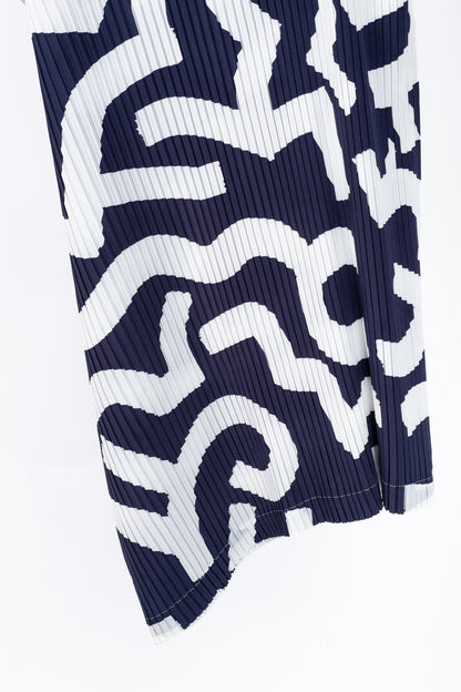 Issey Miyake AW/20 Navy & White Accordion Pleated Geometric-Print Maxi Dress