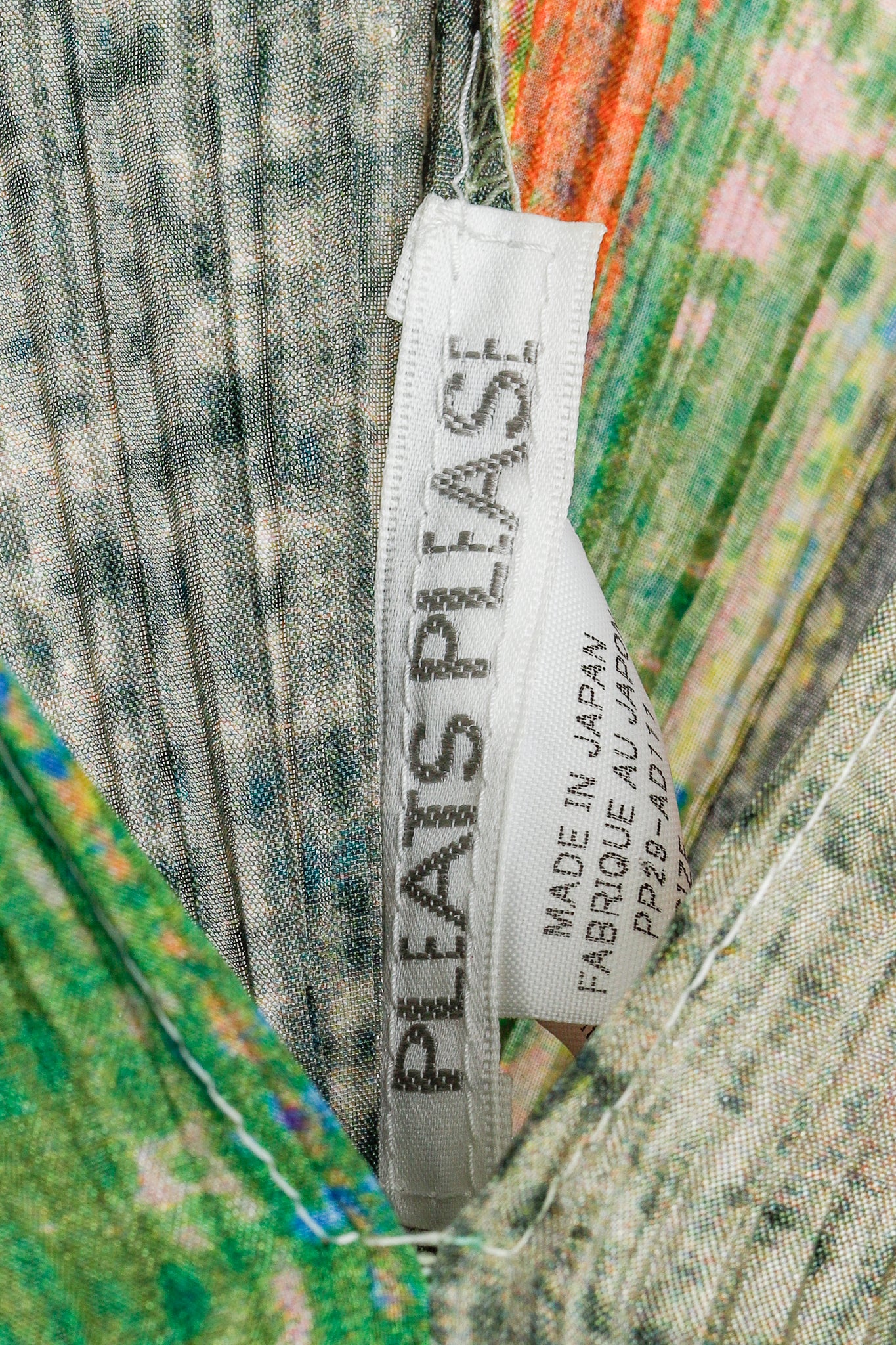 Issey Miyake Pleats Please Green & Pink Abstract-Print Shawl
