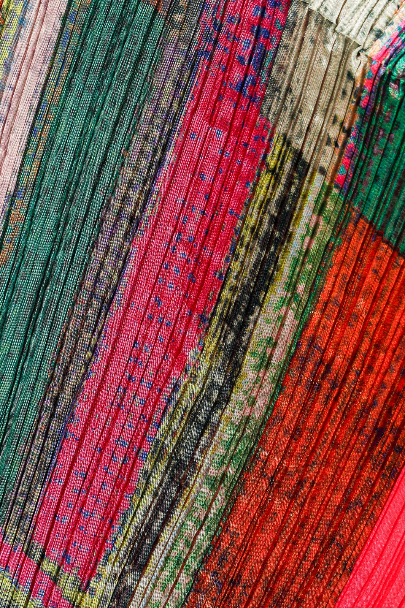 Issey Miyake Pleats Please Green & Pink Abstract-Print Shawl