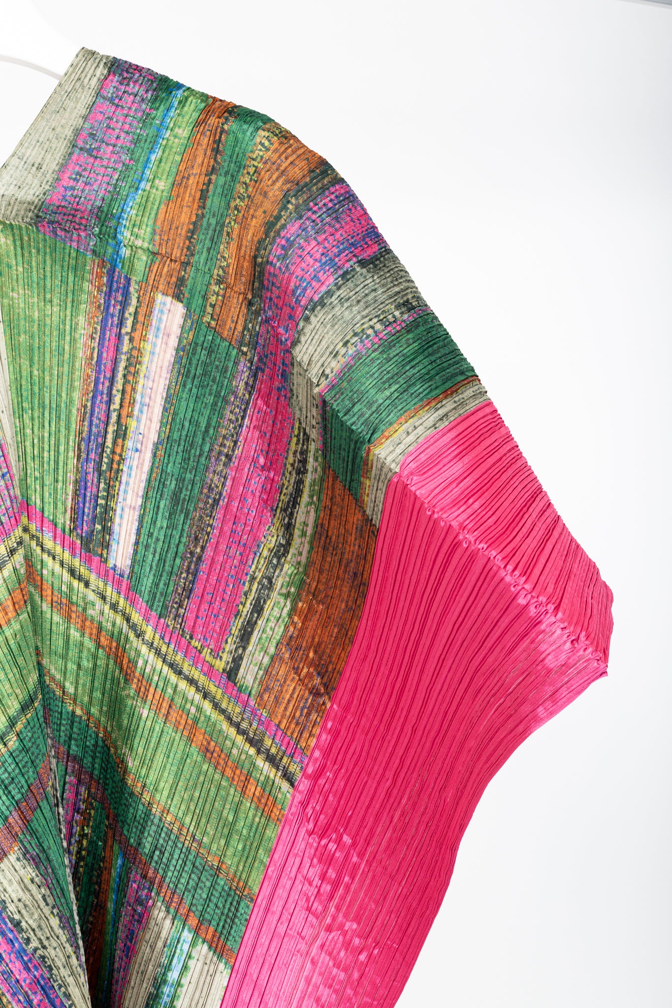 Pleats Please Issey Miyake Green & Pink Abstract-Print Shawl