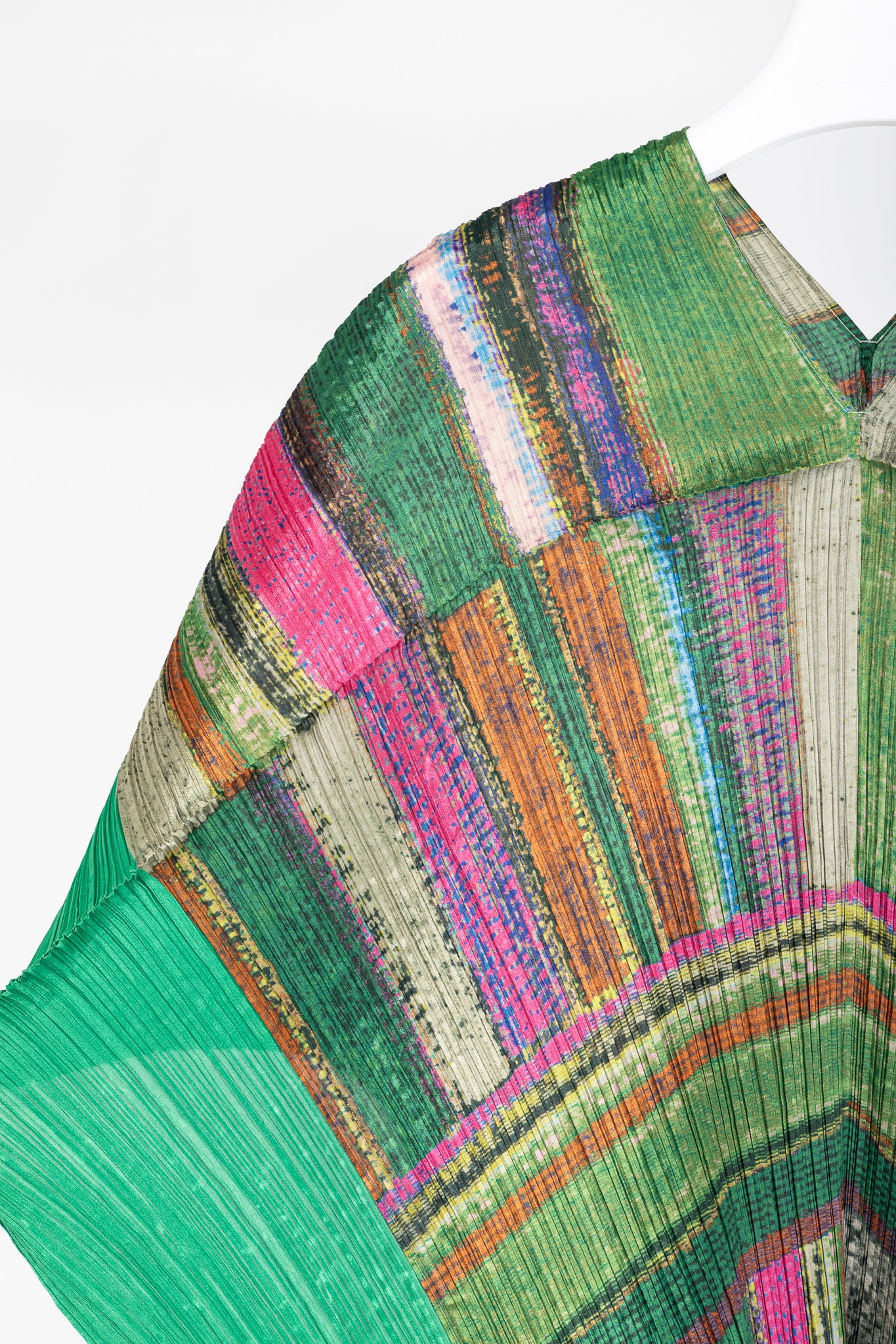 Pleats Please Issey Miyake Green & Pink Abstract-Print Shawl