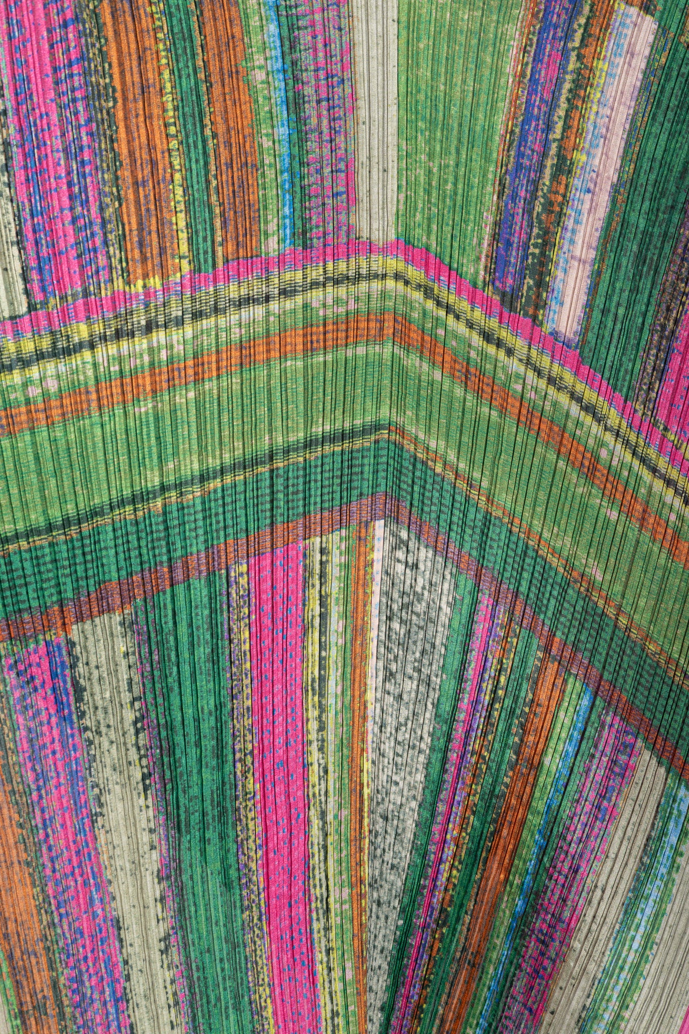 Pleats Please Issey Miyake Green & Pink Abstract-Print Shawl