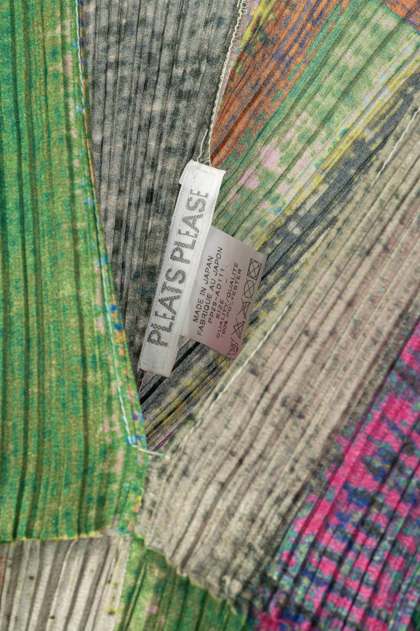 Pleats Please Issey Miyake Green & Pink Abstract-Print Shawl