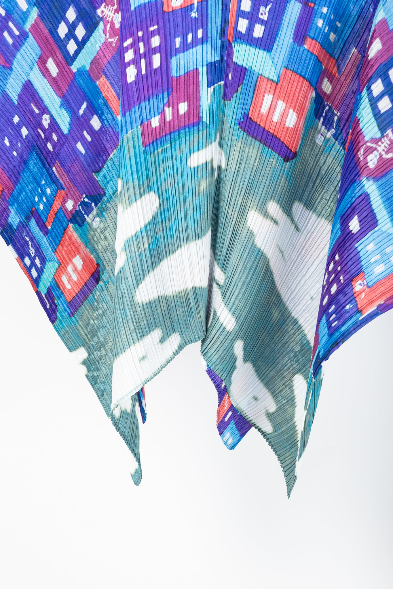 Pleats Please Issey Miyake Blue Streetscape-Print Shawl