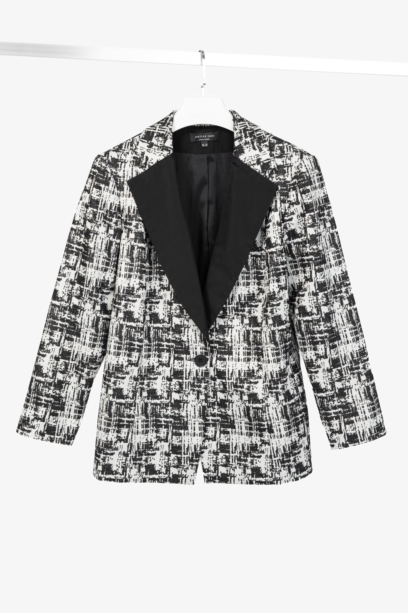 Joeffer Caoc White & Black Jacquard Contrast-Lapel Blazer