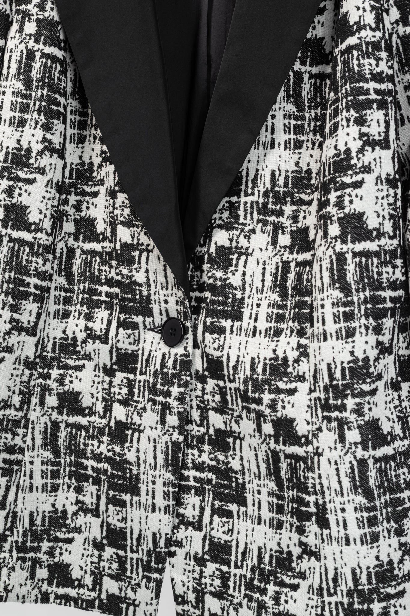 Joeffer Caoc White & Black Jacquard Contrast-Lapel Blazer