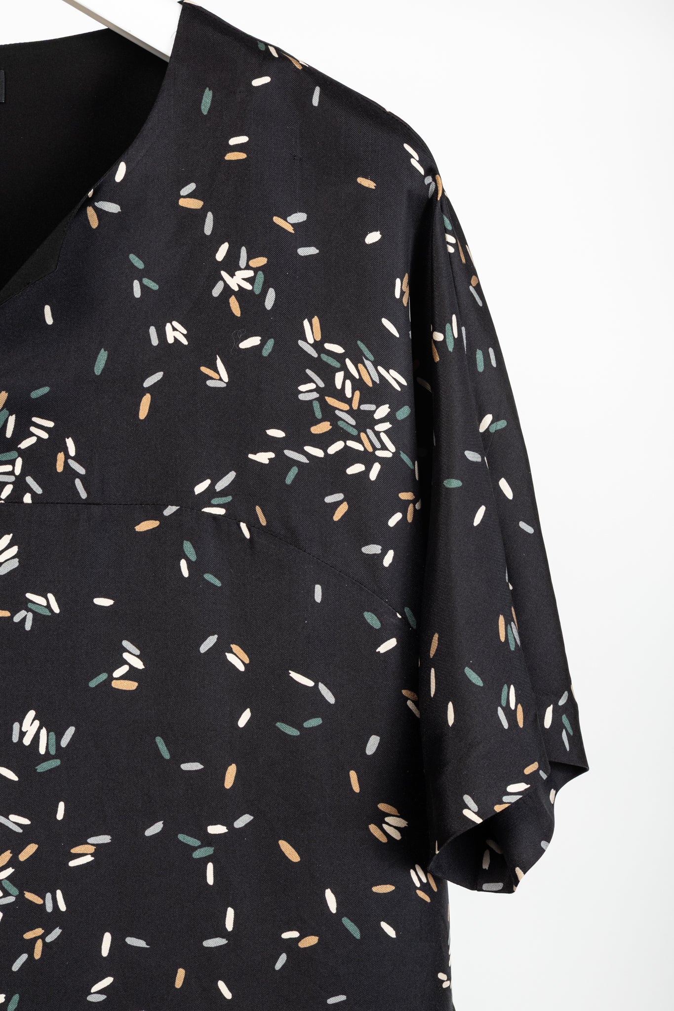 Lafayette 148 Thoren Black Silk Sprinkles-Print Shift Dress