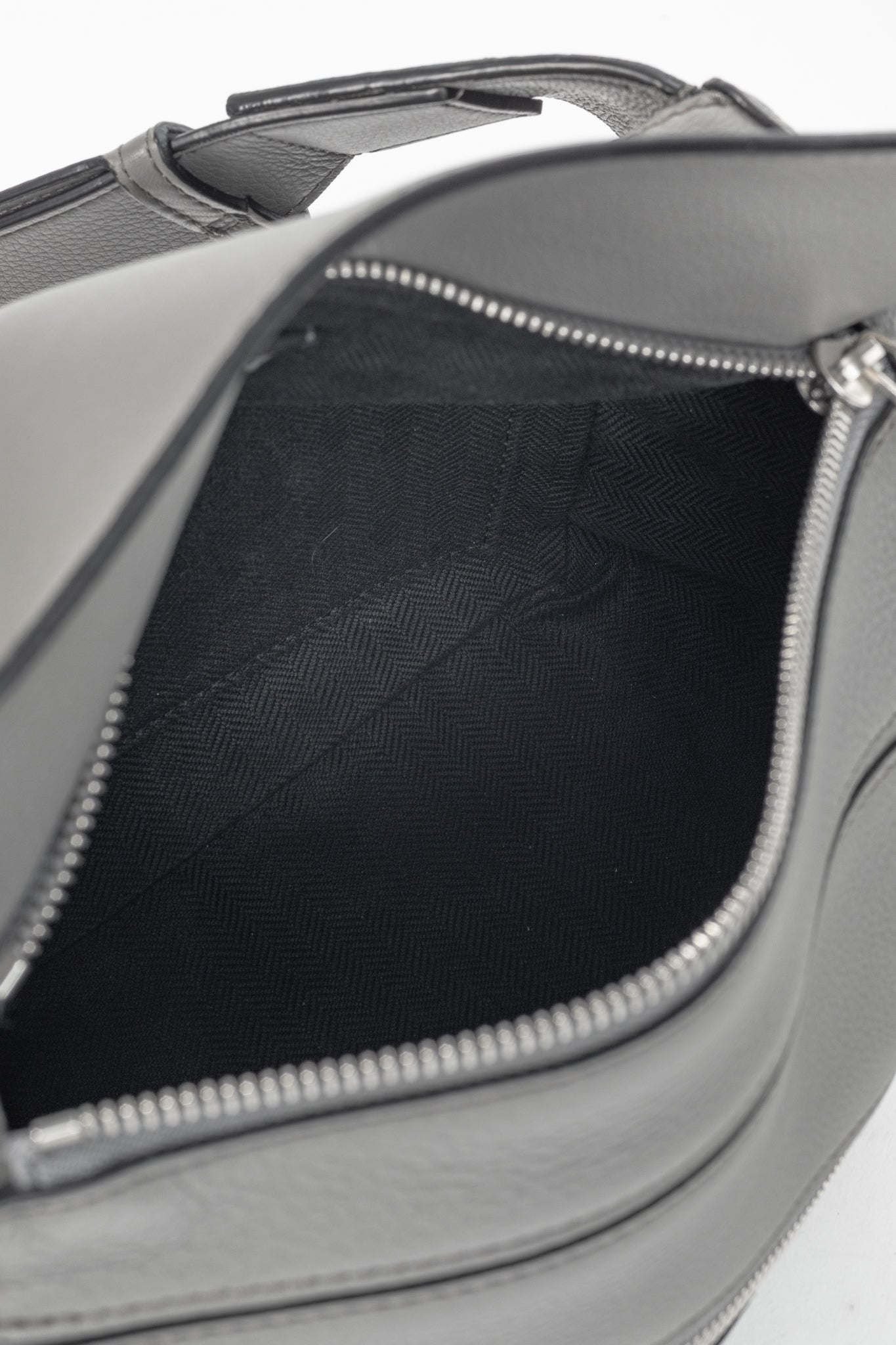 Loewe Puzzle Pearl Grey Classic Calfskin Bumbag