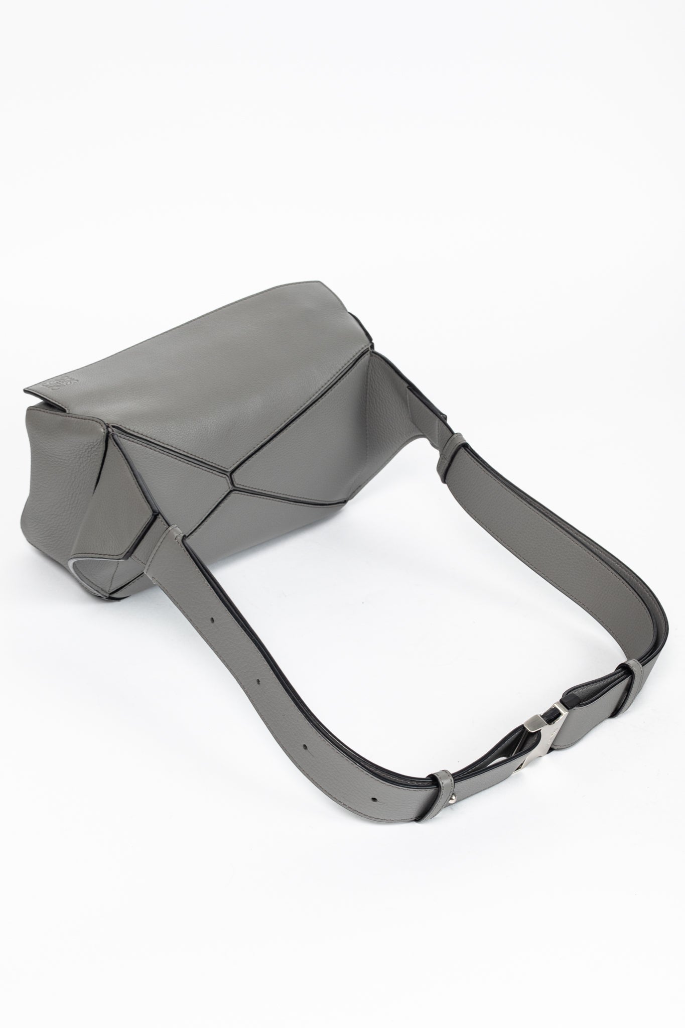 Loewe Puzzle Pearl Grey Classic Calfskin Bumbag