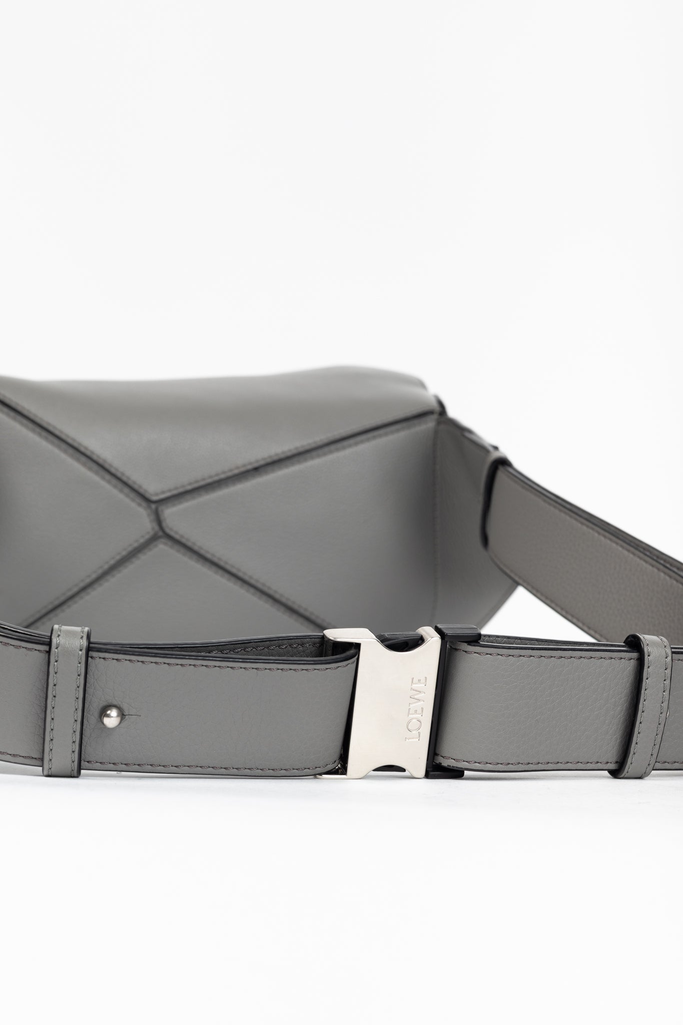 Loewe Puzzle Pearl Grey Classic Calfskin Bumbag