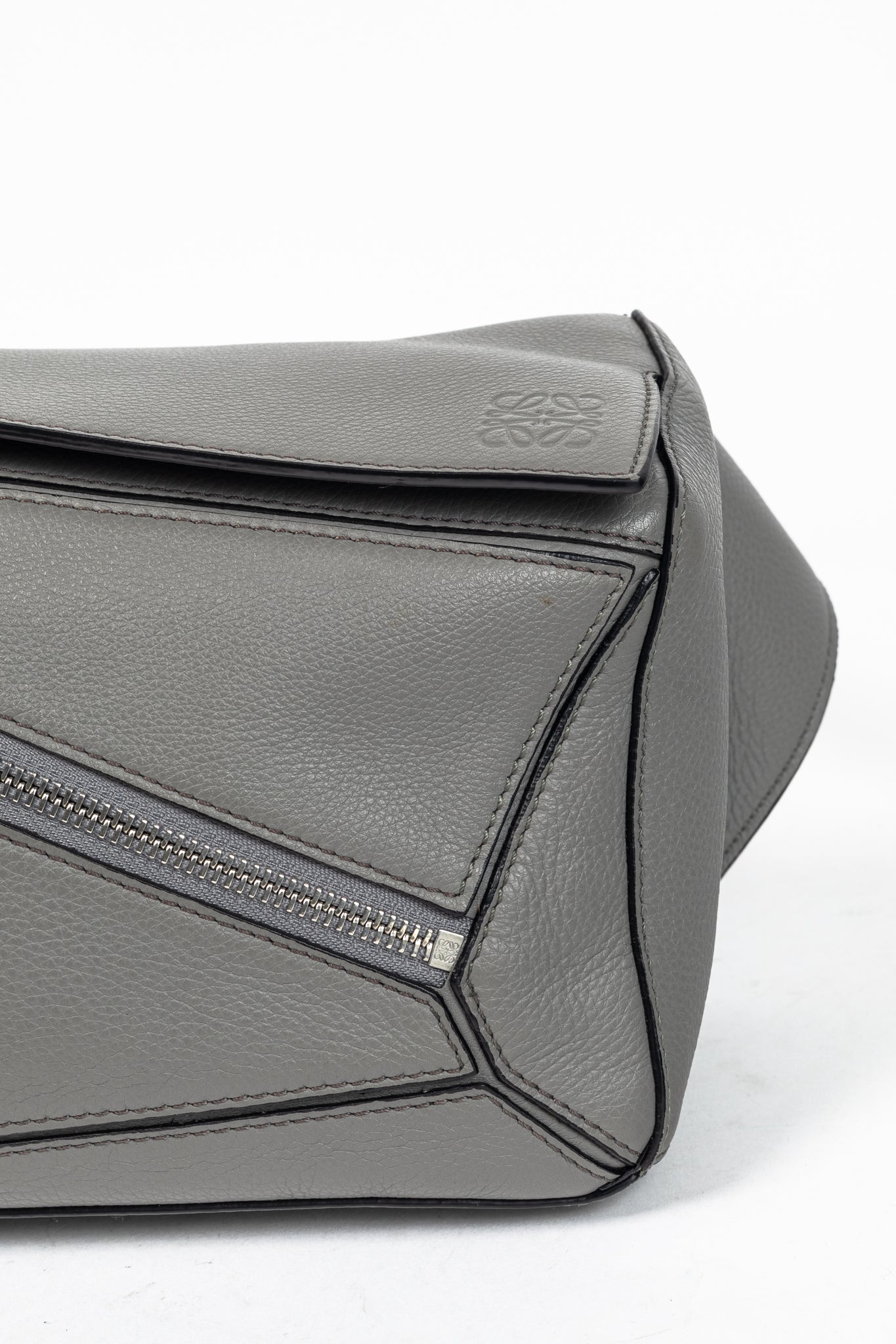 Loewe Puzzle Pearl Grey Classic Calfskin Bumbag