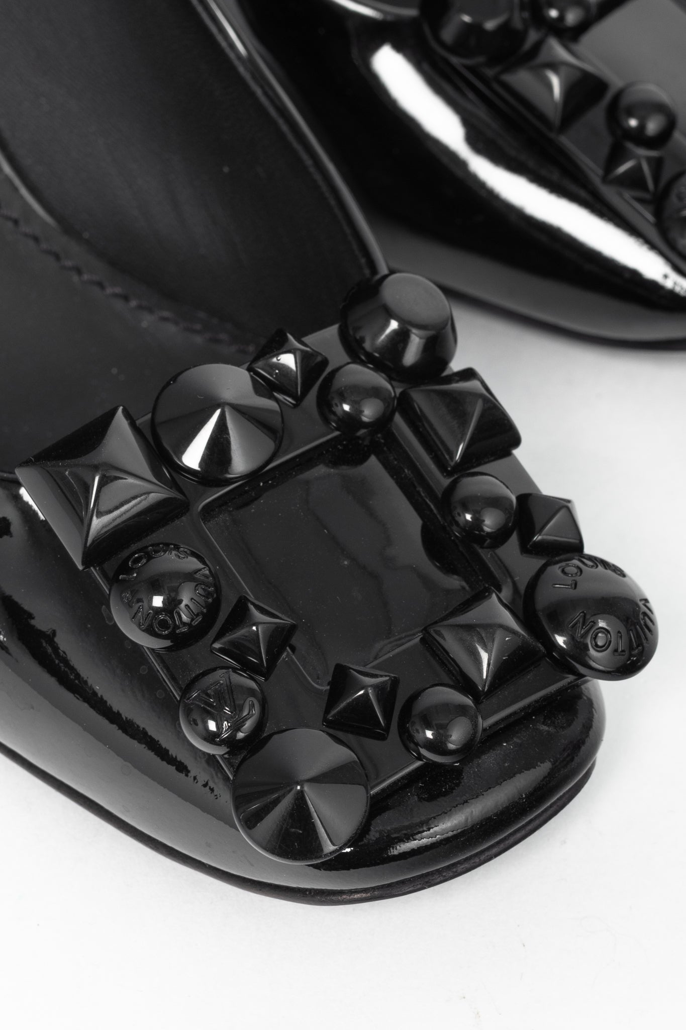Louis Vuitton Black Patent Leather Embellished-Buckle Pumps