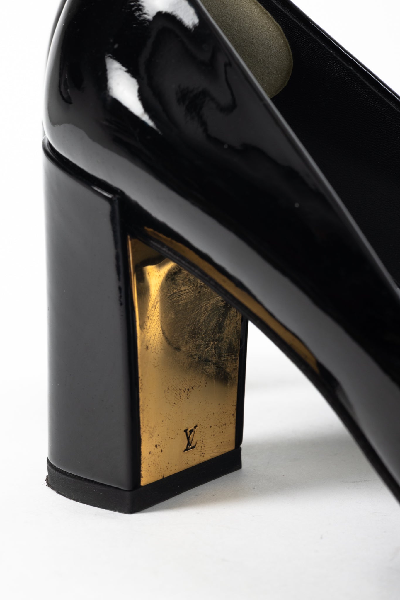 Louis Vuitton Black Patent Leather Embellished-Buckle Pumps