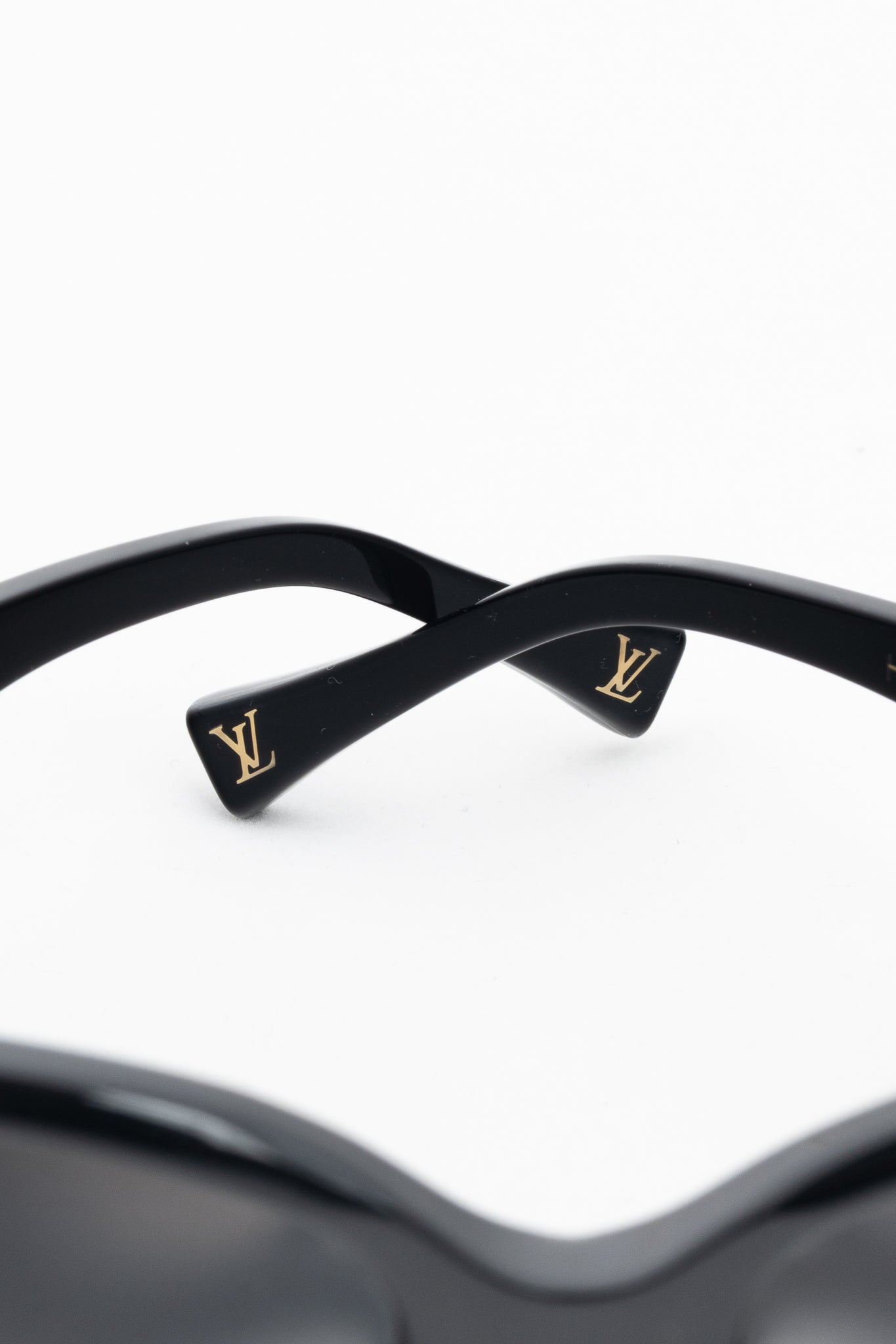 Louis Vuitton Z0005W Black Acetate Gold-Tone-Hinge Rectangular Sunglasses