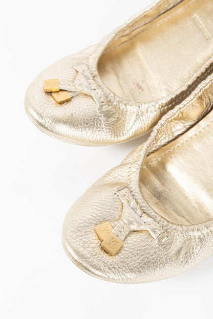 Louis Vuitton Lemon Metallic Gold Pebbled Leather Bow Scrunch Flats