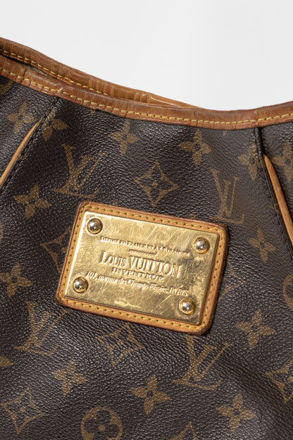 Louis Vuitton Galliera PM Monogram Canvas & Leather-Trim Hobo