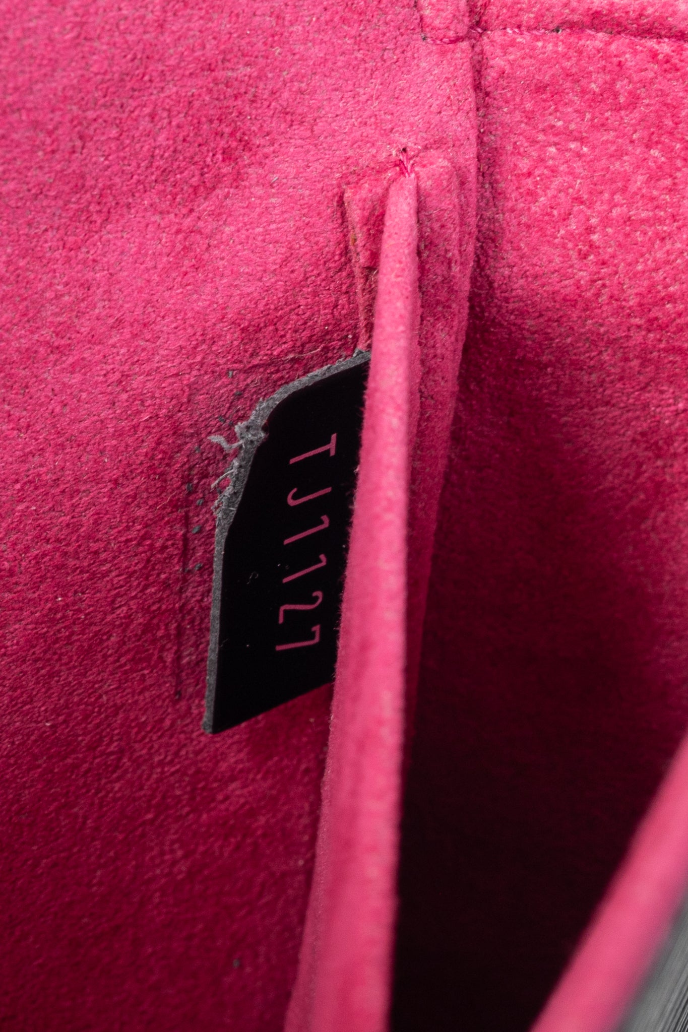 Louis Vuitton Felicie Noir & Fuchsia Epi Leather Pochette