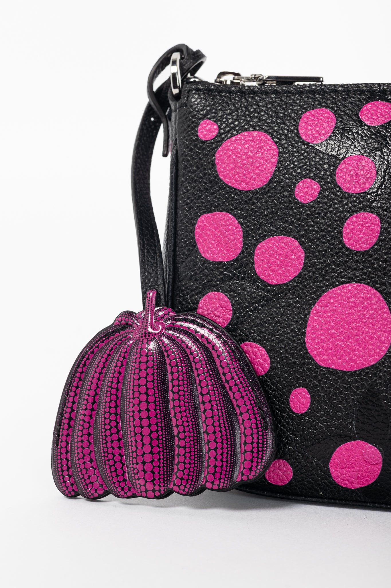Louis Vuitton x Yayoi Kusama Multi Pochette Accessoires Black & Fuchsia Infinity Dots Monogram Empreinte Handbag