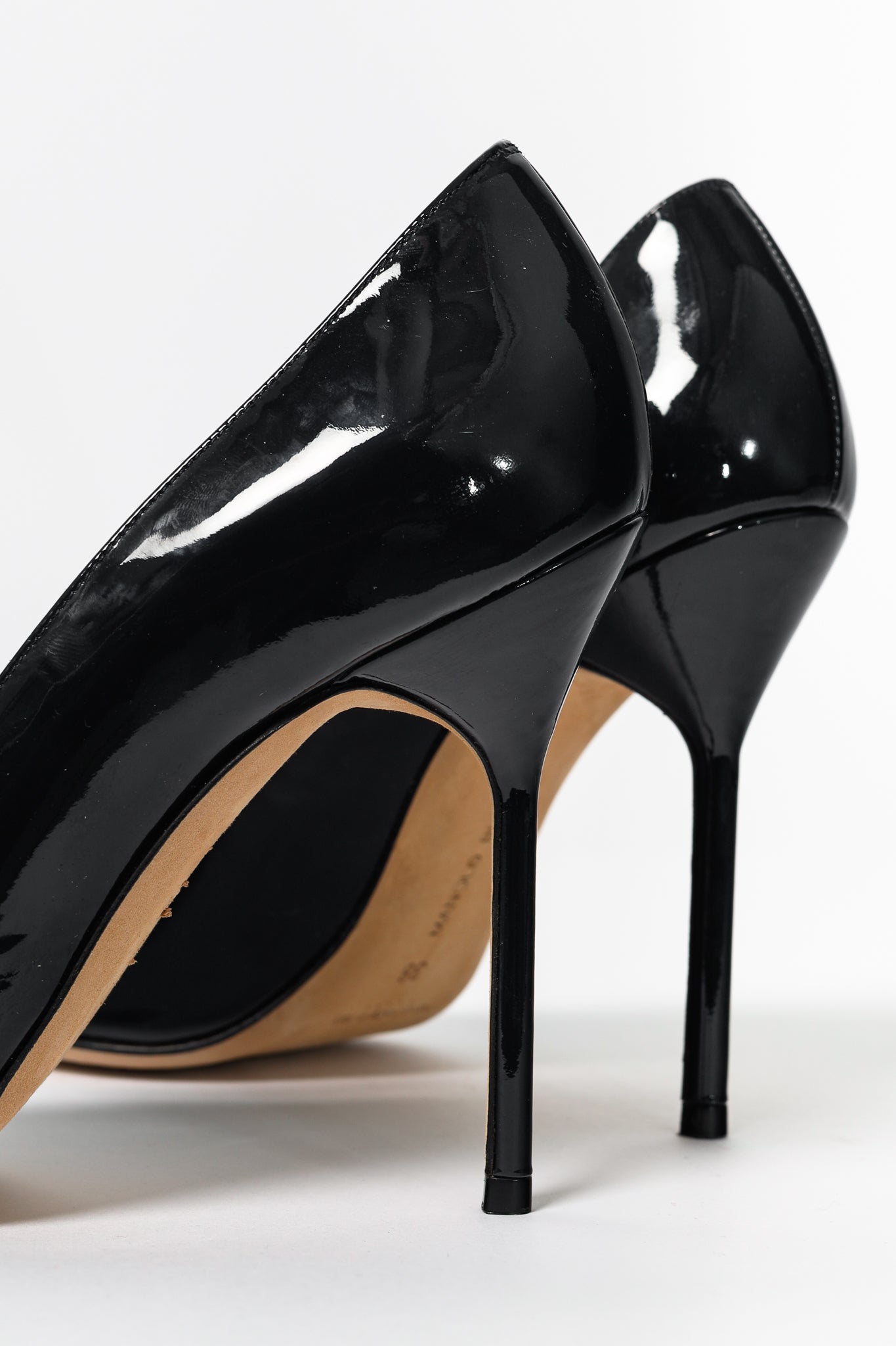 Manolo Blahnik BB Midnight-Blue Patent Leather Pointed-Toe Pumps