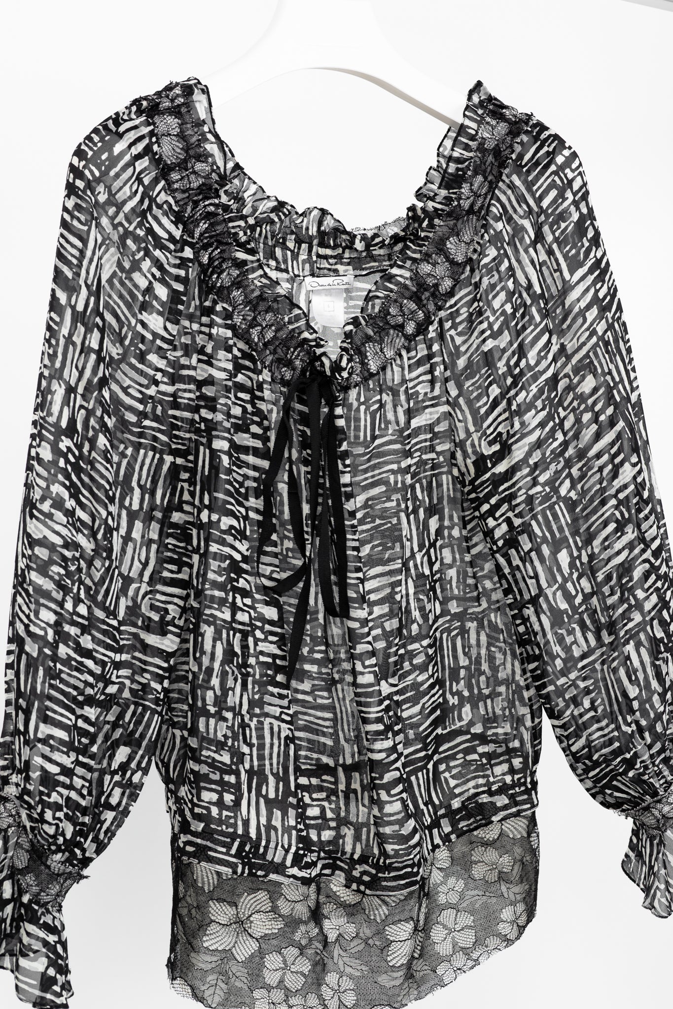 Oscar de la Renta AW/10 Black & White Abstract Silk Lace-Trim Tie-Neck Blouse